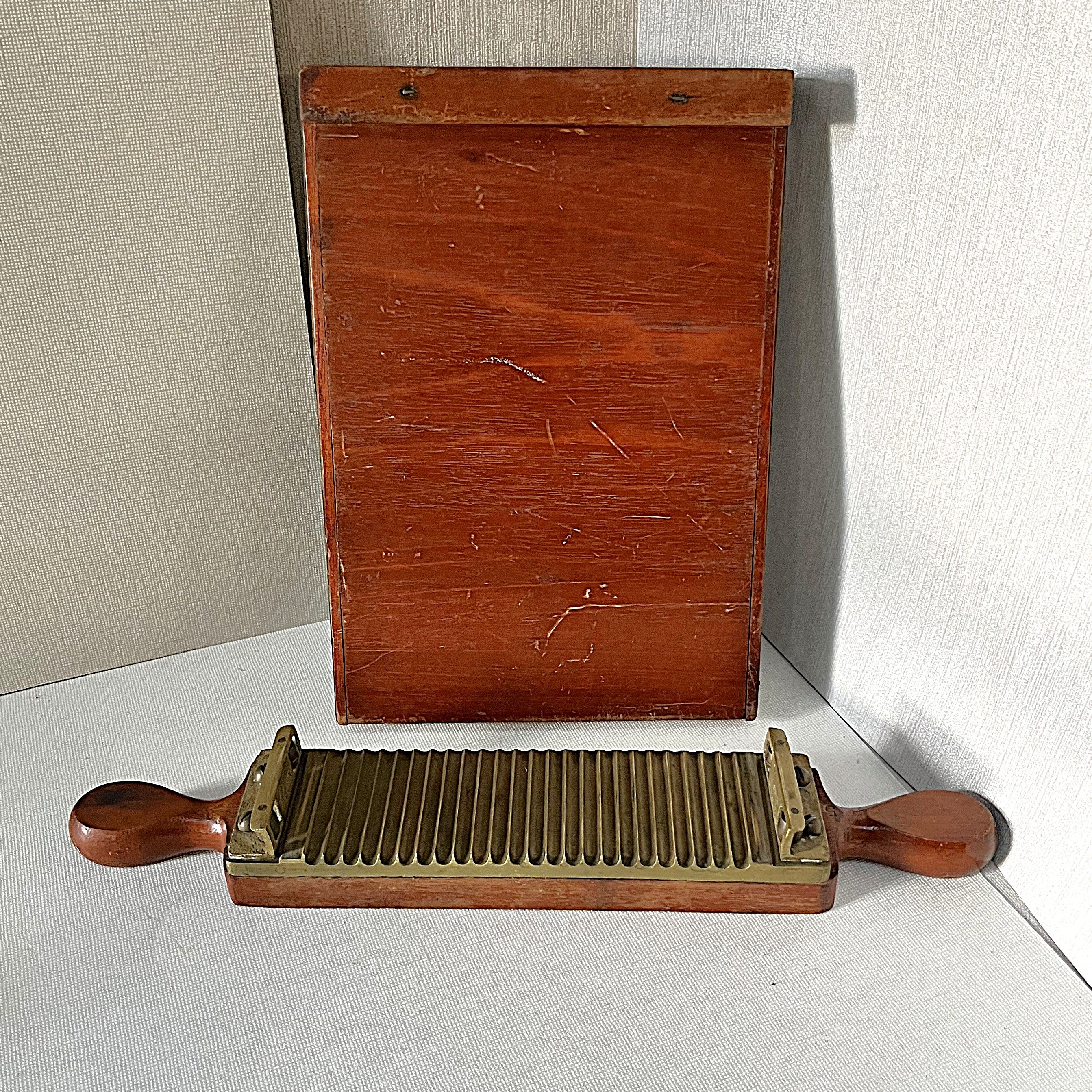 Vintage Apothecary: Rare Complete 24-Pill Victorian Apothecary Roller