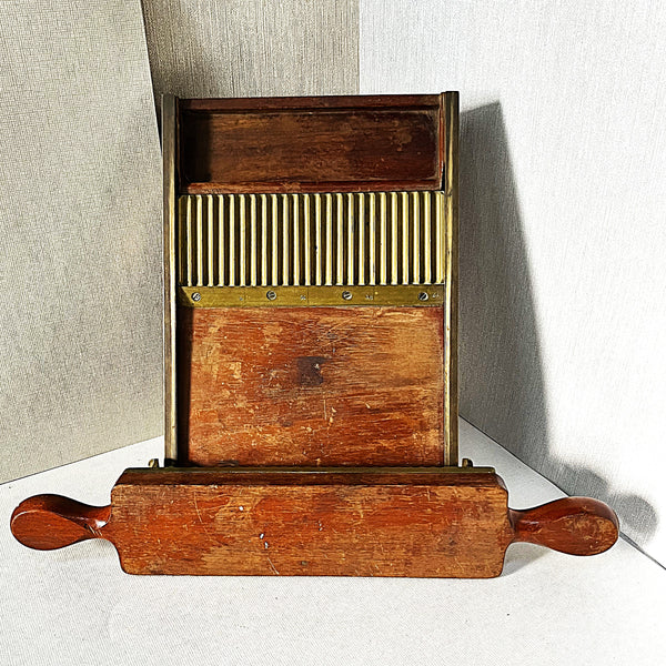 Vintage Apothecary: Rare Complete 24-Pill Victorian Apothecary Roller