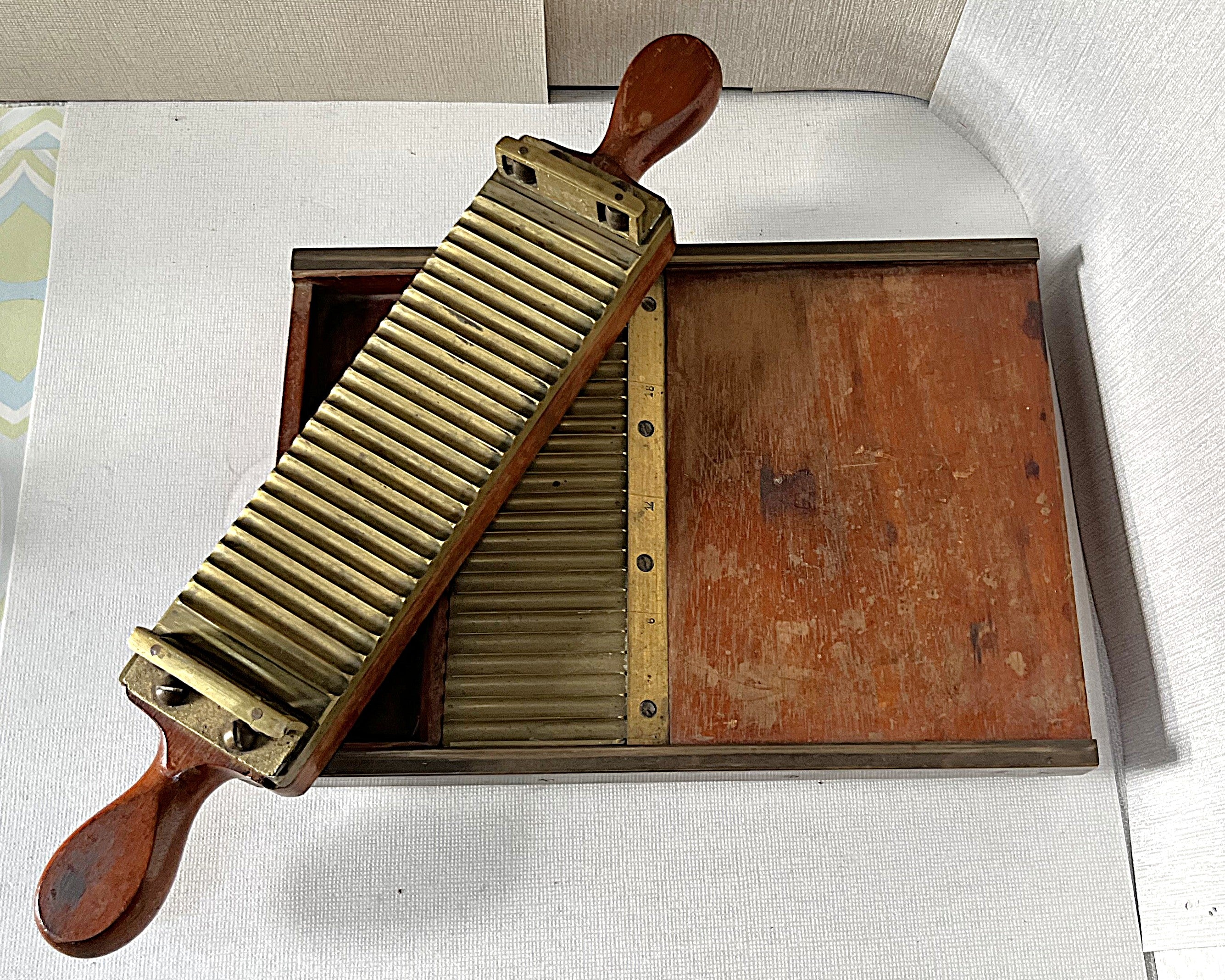 Vintage Apothecary: Rare Complete 24-Pill Victorian Apothecary Roller
