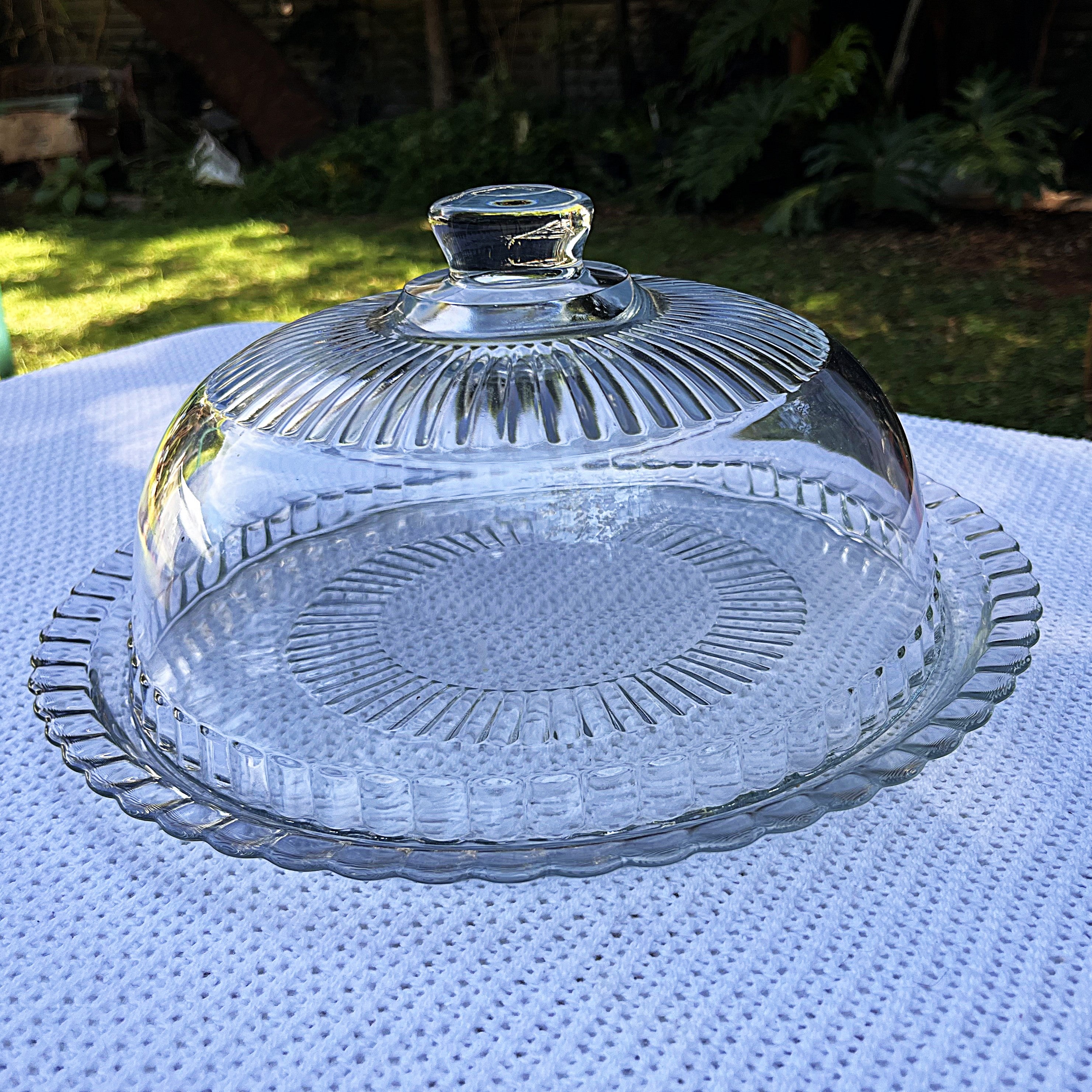 Arcoroc: Large Cake Dome with Matching Platter