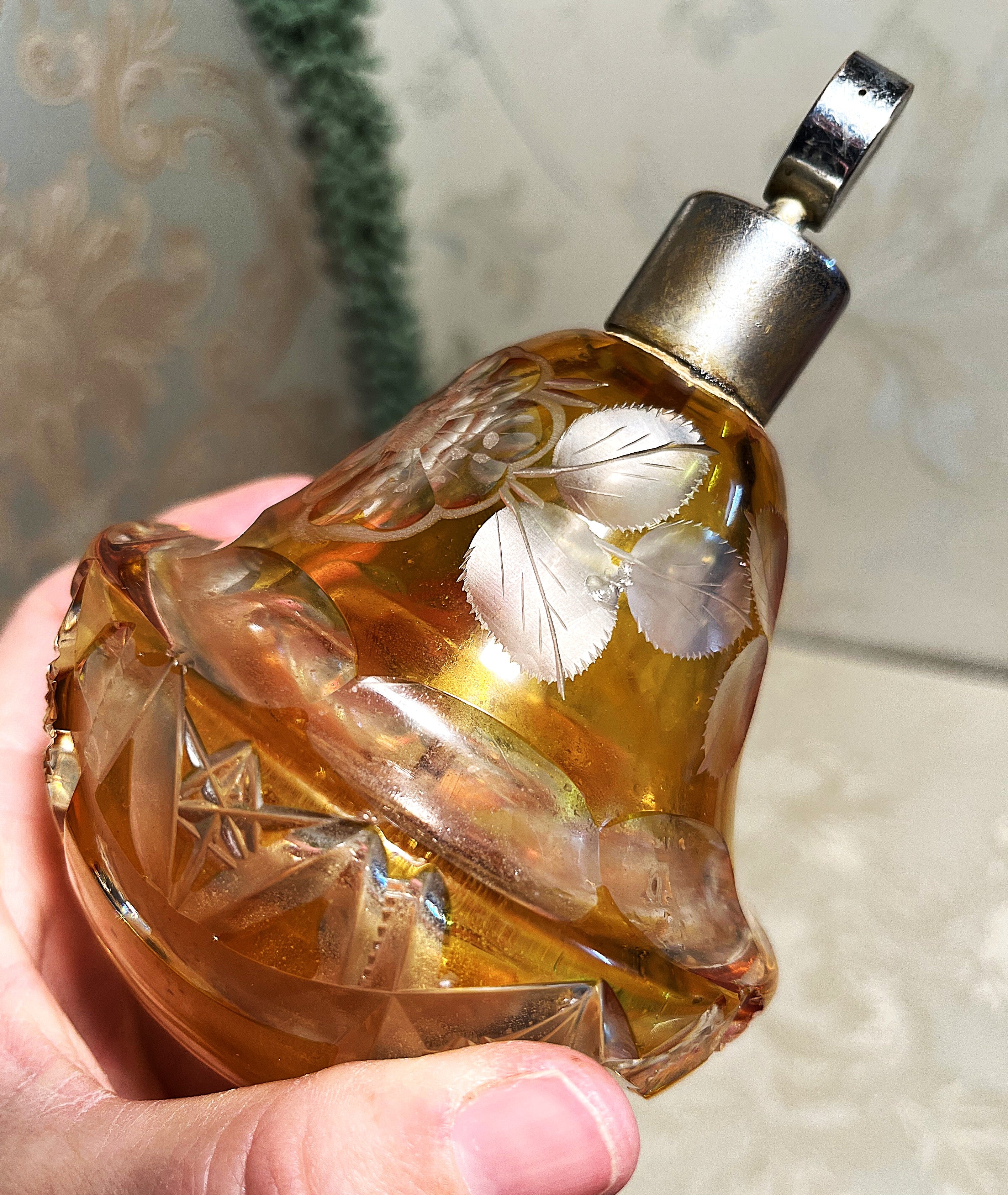Perfume Bottle: Czechoslovakian Art Glass Perfume Display