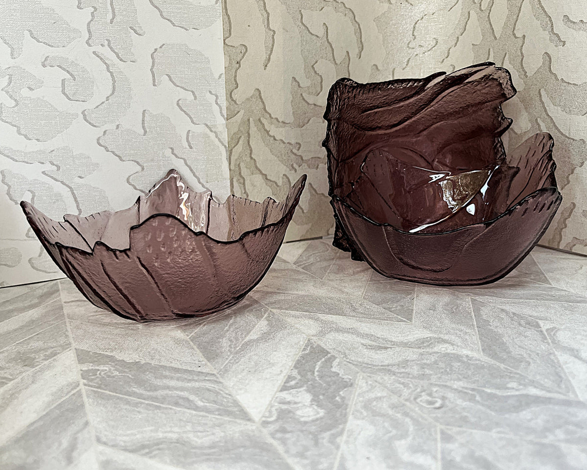 Dinnerware: Botle Buhle Amethyst Glass Leaf Dessert Bowls