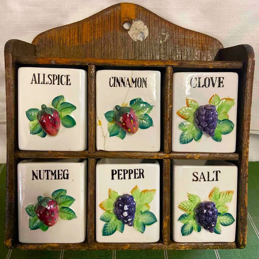 Storage: Country Cottage 6-Piece Ceramic Spice Rack
