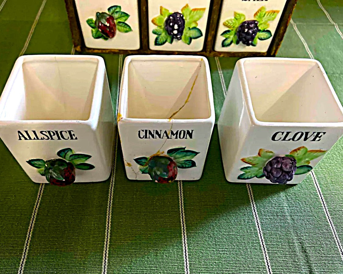 Storage: Country Cottage 6-Piece Ceramic Spice Rack