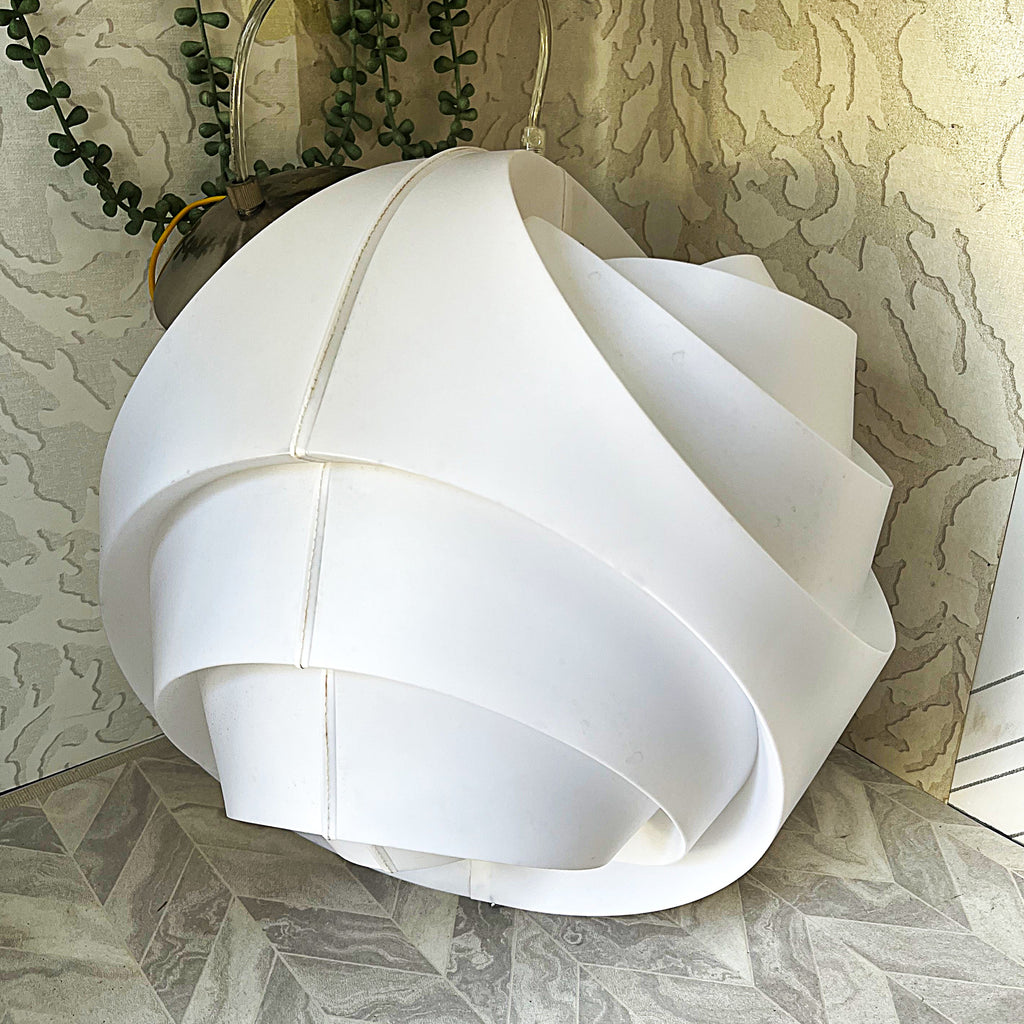 Lights: White Swirl Ribbon Pendant Light