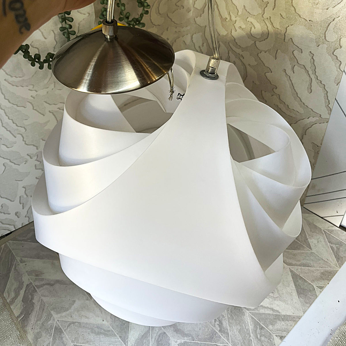Lights: White Swirl Ribbon Pendant Light