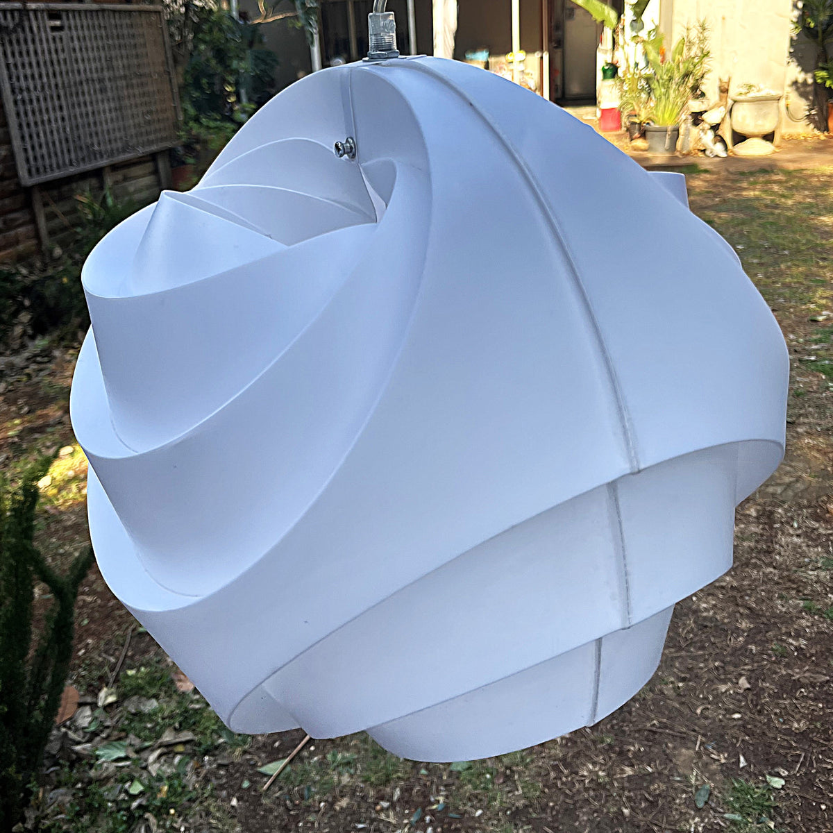 Lights: White Swirl Ribbon Pendant Light