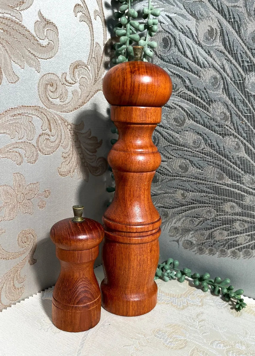 Salt & Pepper: Gourmet Walnut Salt Shaker & Pepper Mill Set