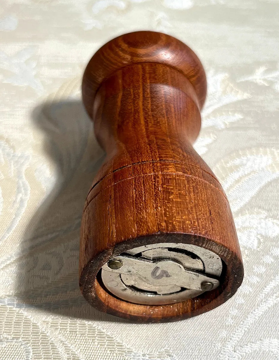 Salt & Pepper: Gourmet Walnut Salt Shaker & Pepper Mill Set