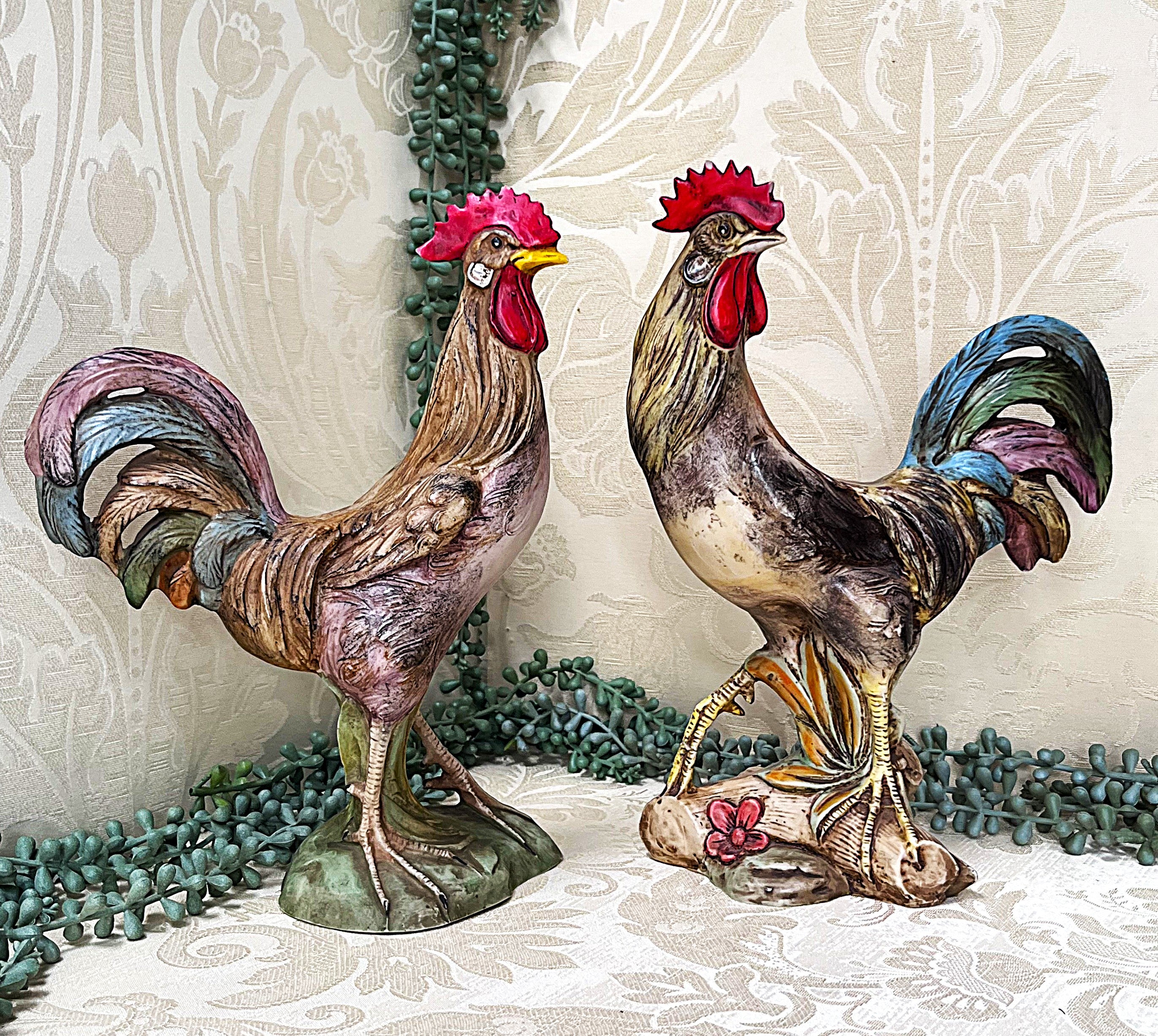 Italian: Cora Originale Carved Roosters