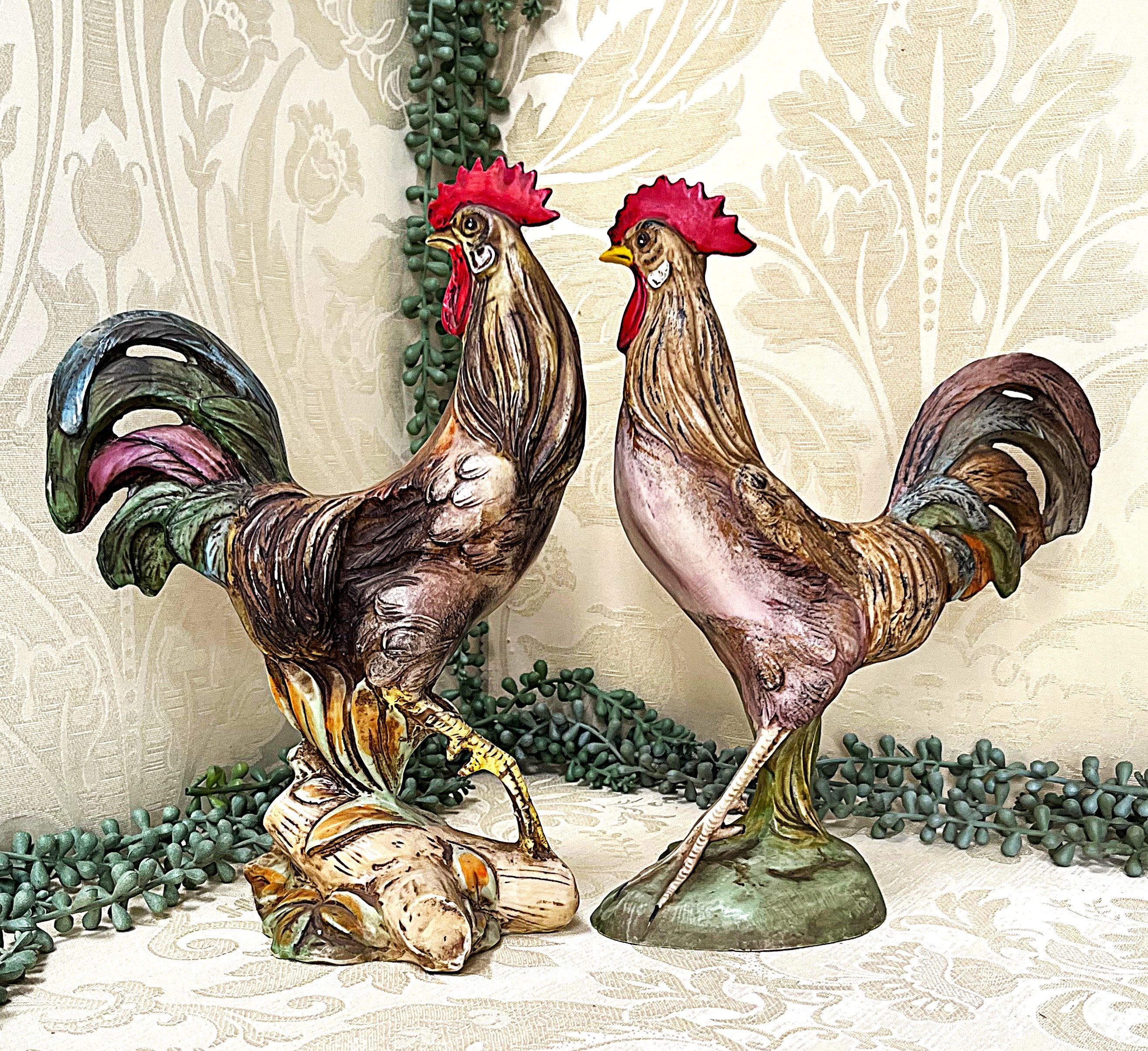 Italian: Cora Originale Carved Roosters