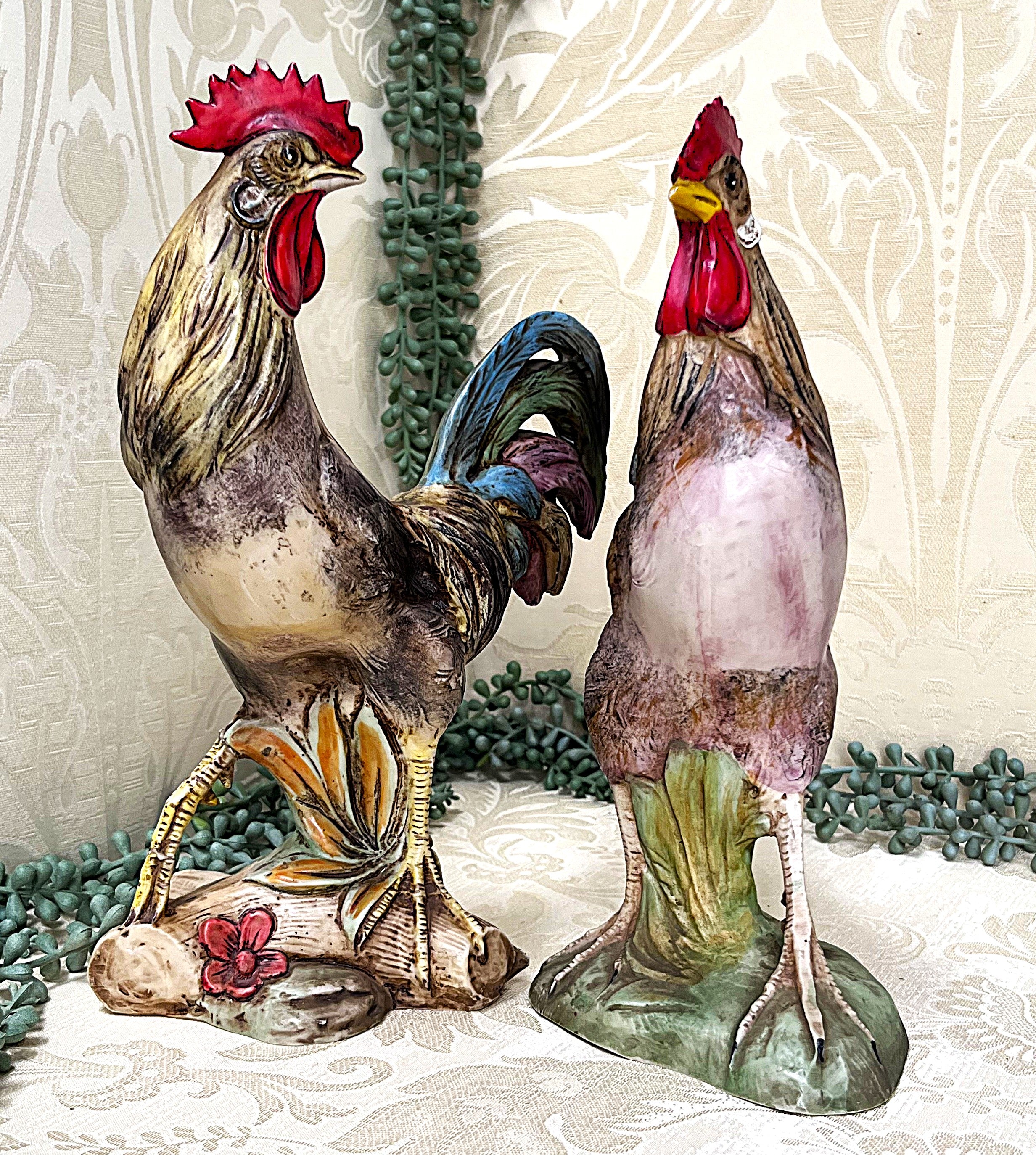 Italian: Cora Originale Carved Roosters