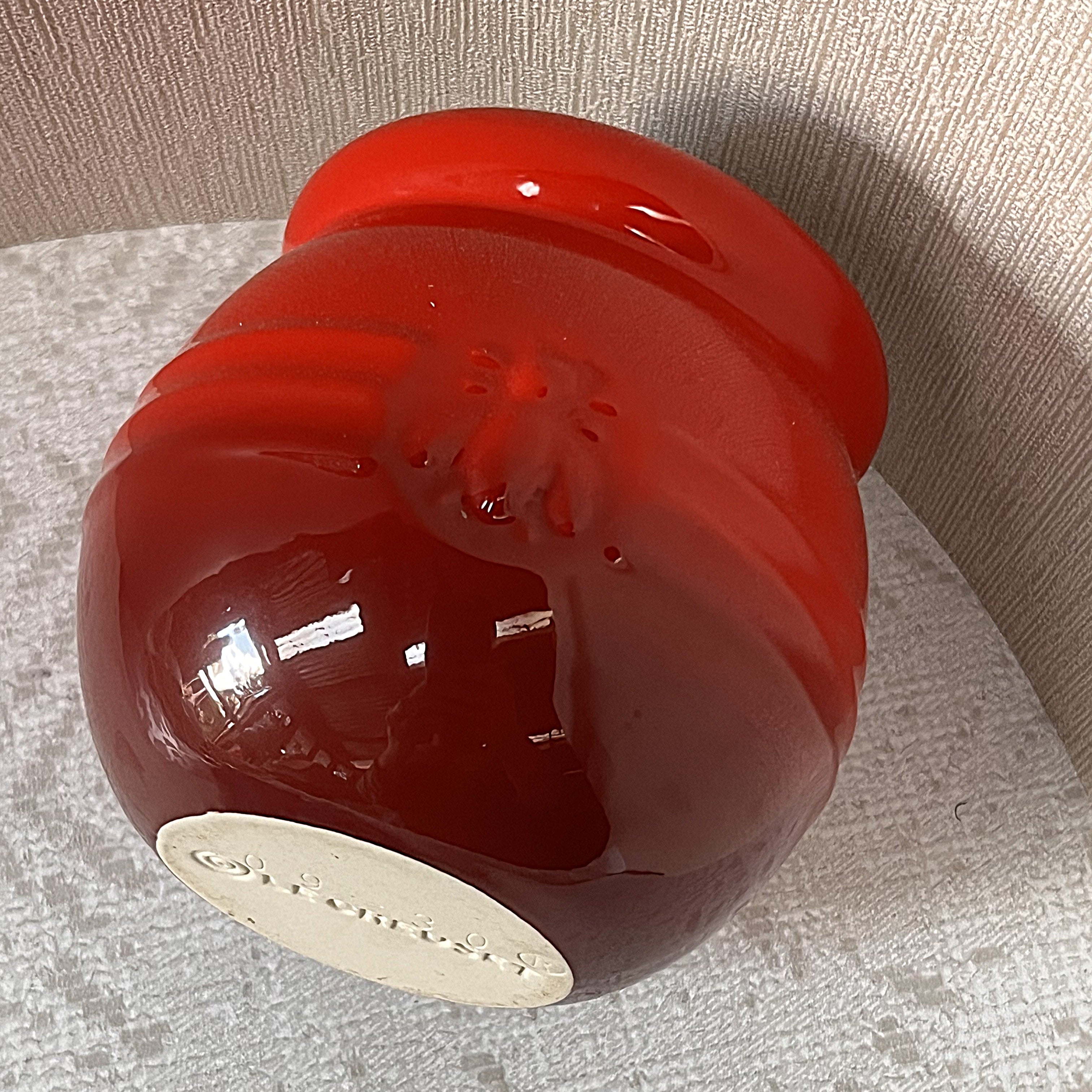 Le Creuset: Cerise Cherry Red Honey Pot Base