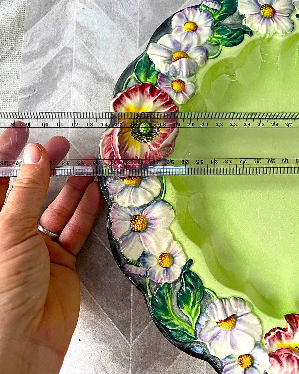 CarltonWare: Poppy & Anemone Scalloped Serving Platter