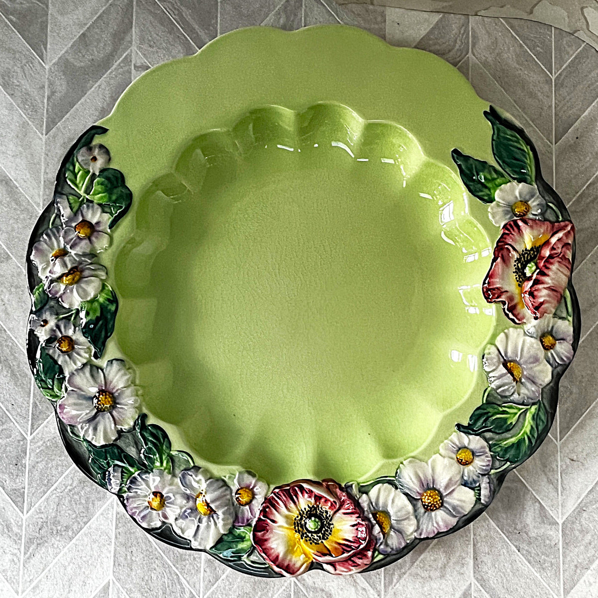 CarltonWare: Poppy & Anemone Scalloped Serving Platter