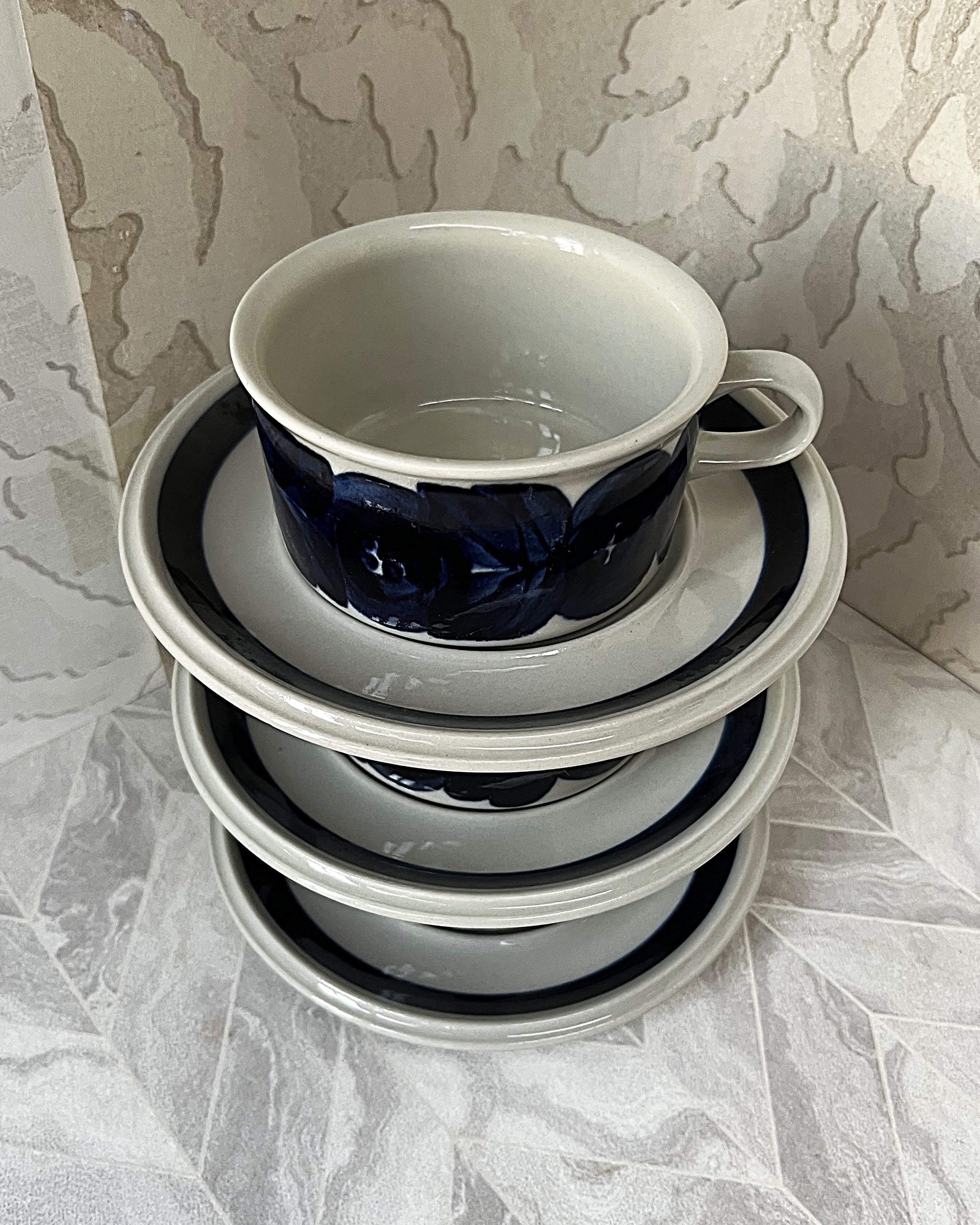 Coffee Cups: Arabia Finland Anemone Cup & Saucer Duos, 3