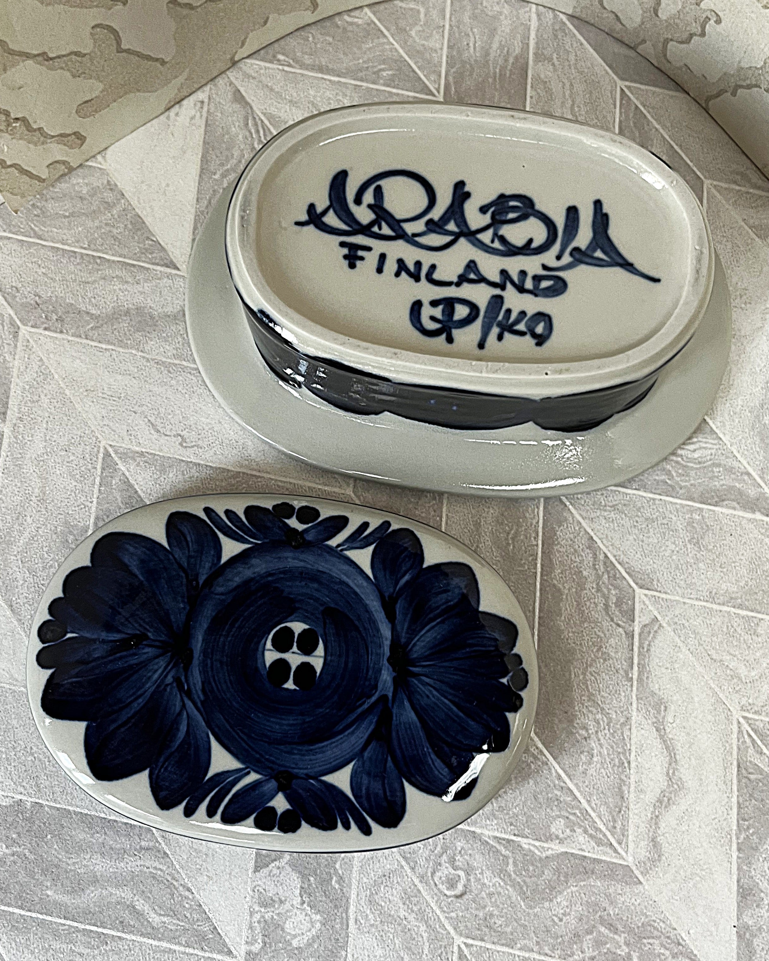 Tableware: Arabia Finland Anemone Butter Dish