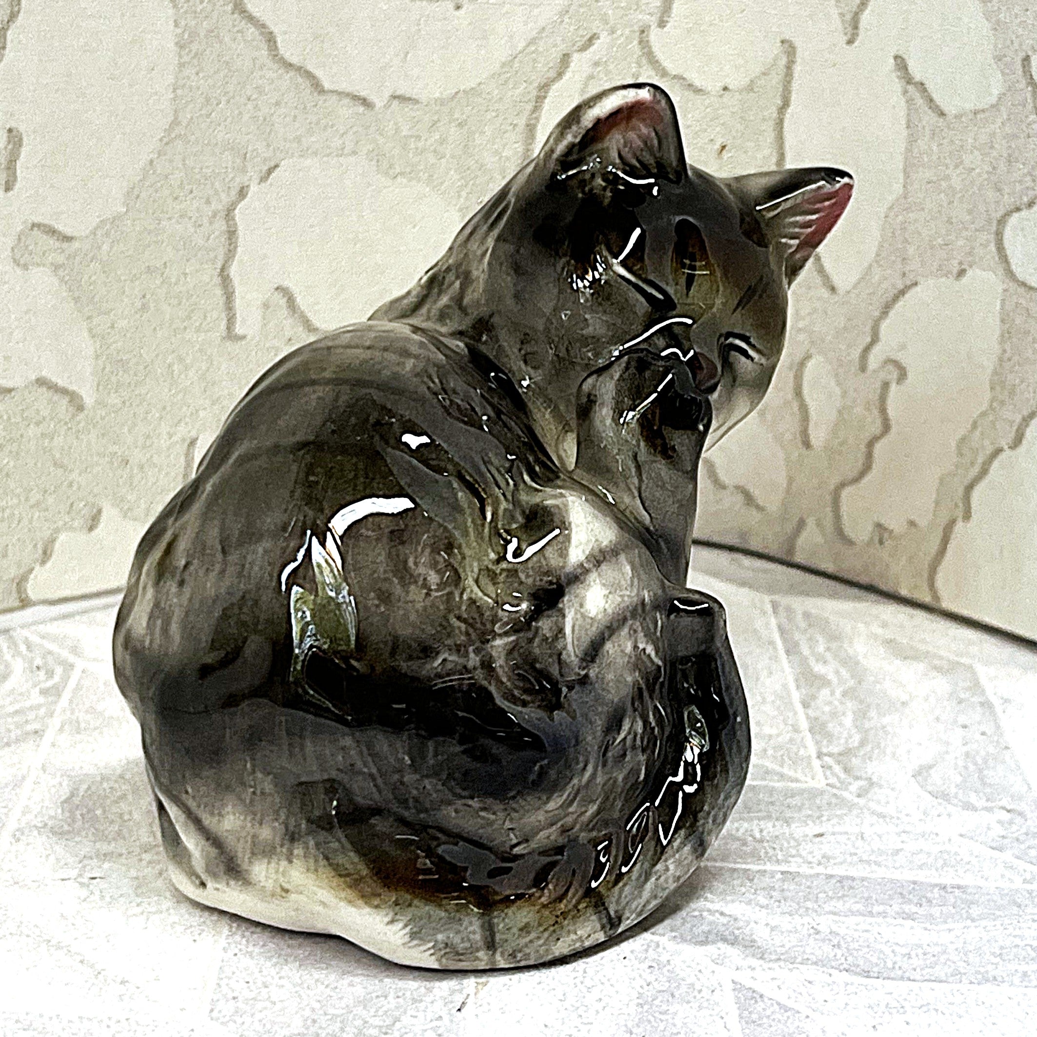 Animal Décor: Beswick Tabby Cat Grooming Figurine