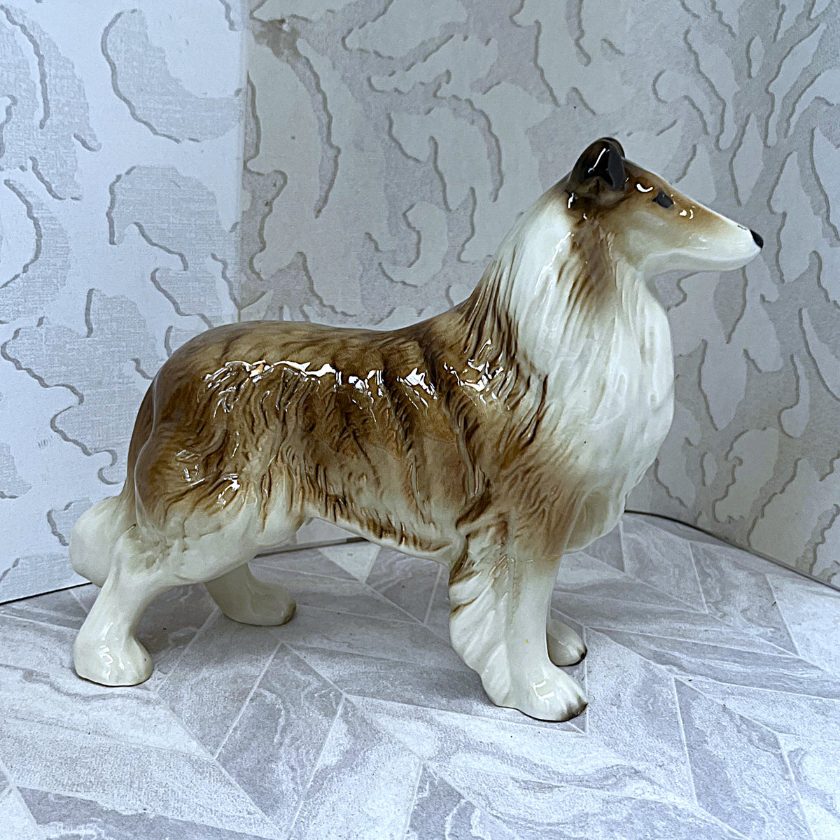 Animal Décor: Beswick Rough Collie Lochinvar of Ladypark Dog Figurine