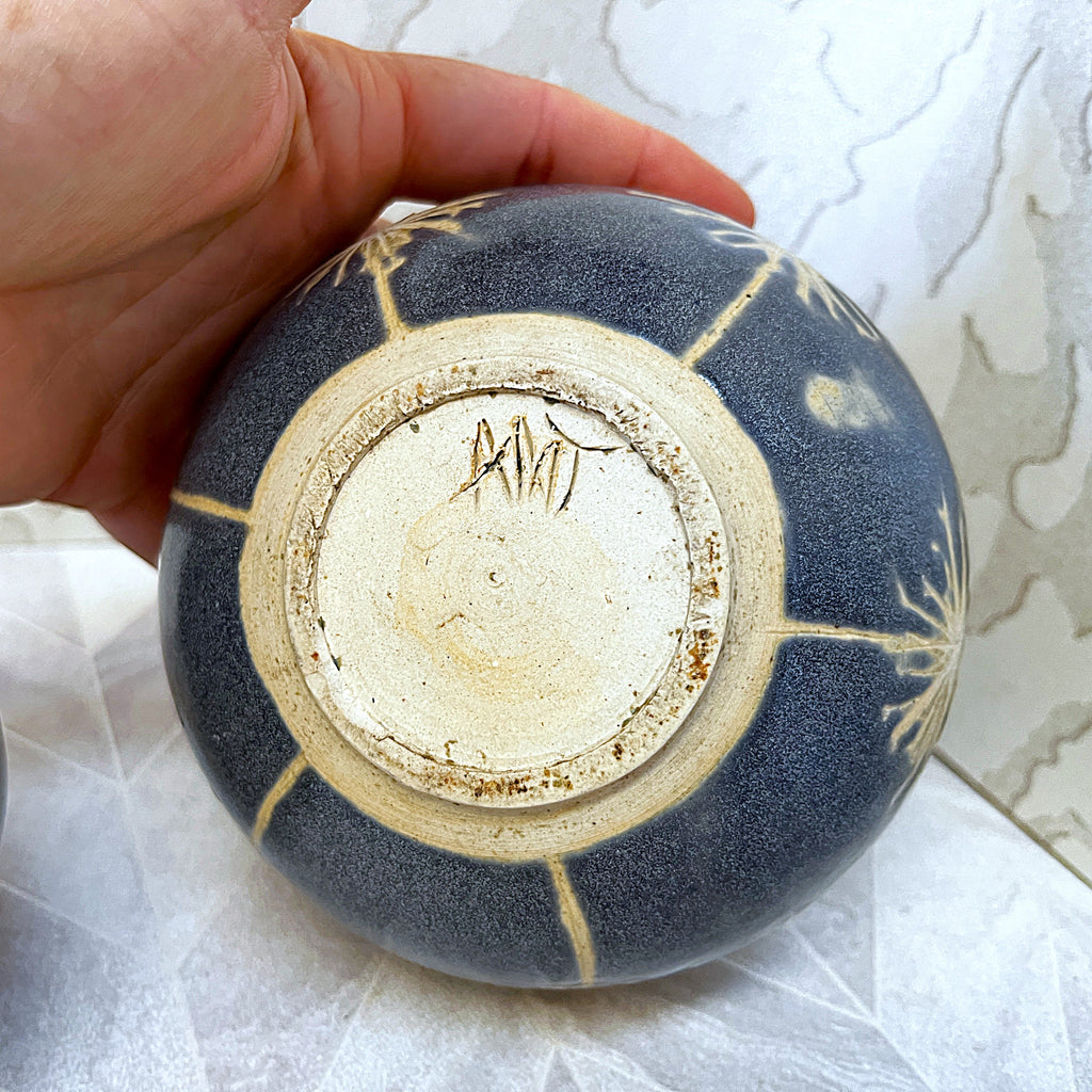 Studio Pottery: Contemporary Sgraffito Starburst Charcoal Stoneware Pots, 2