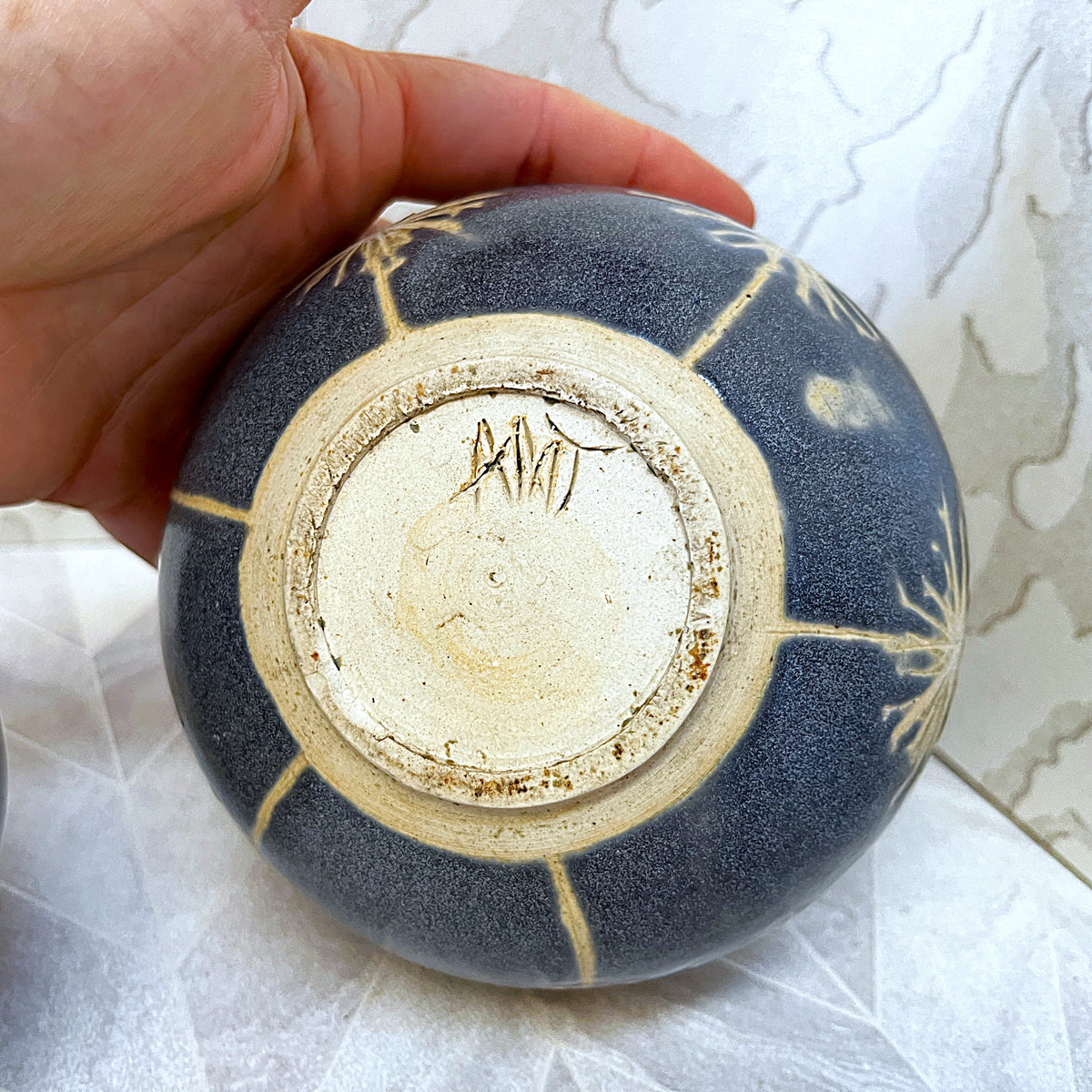 Studio Pottery: Contemporary Sgraffito Starburst Charcoal Stoneware Pots, 2