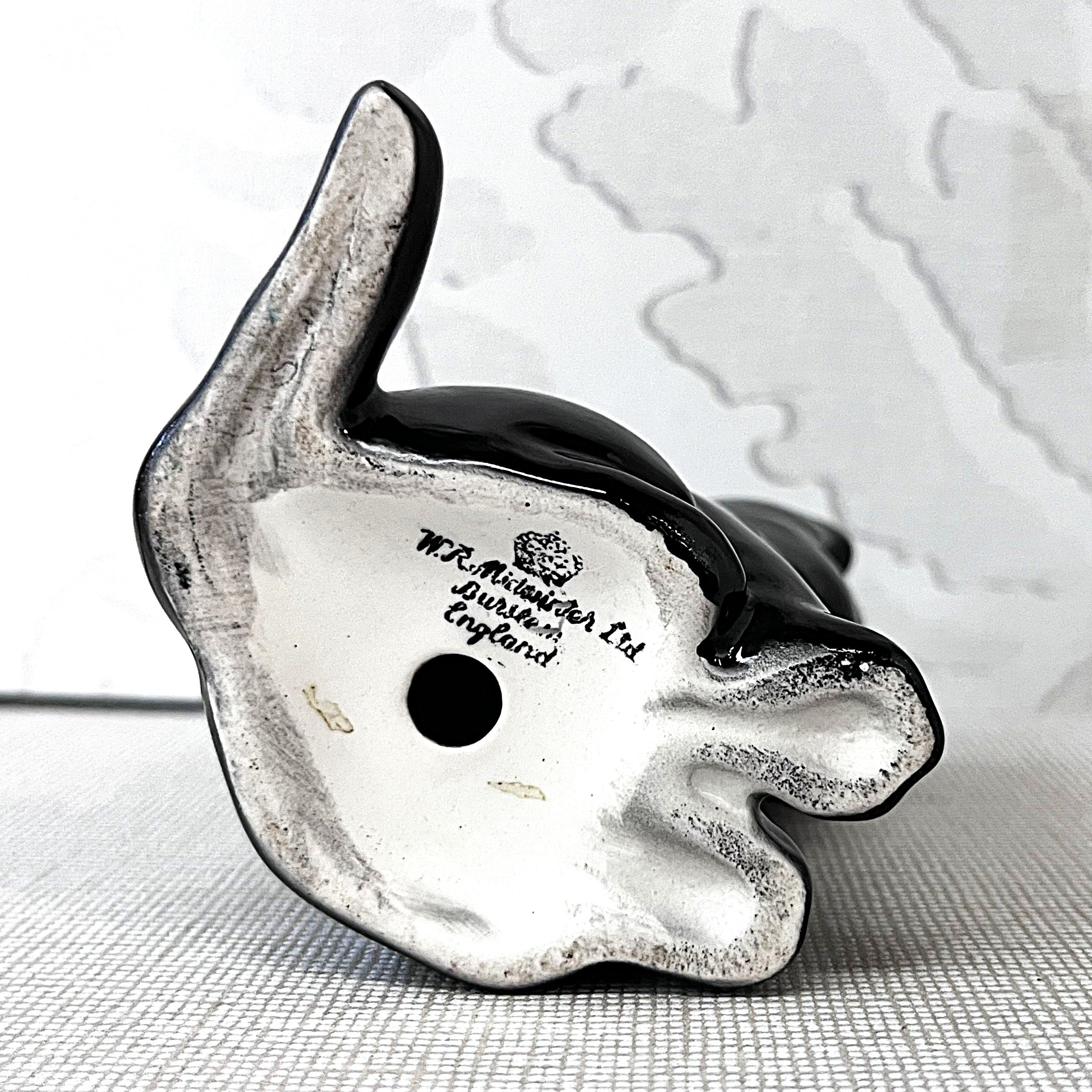Animal Décor: W.R. Midwinter Cat Figurine