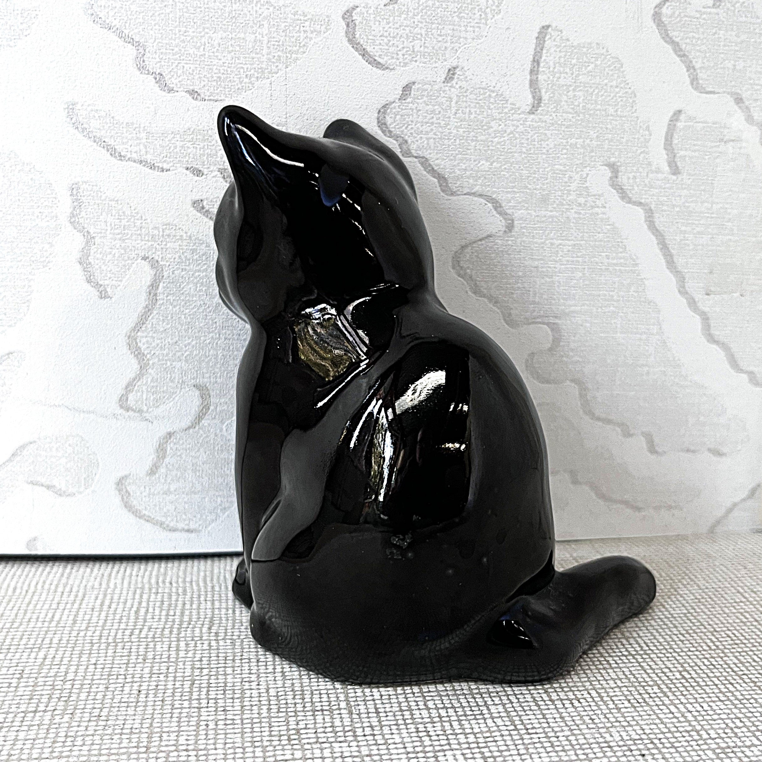 Animal Décor: W.R. Midwinter Cat Figurine
