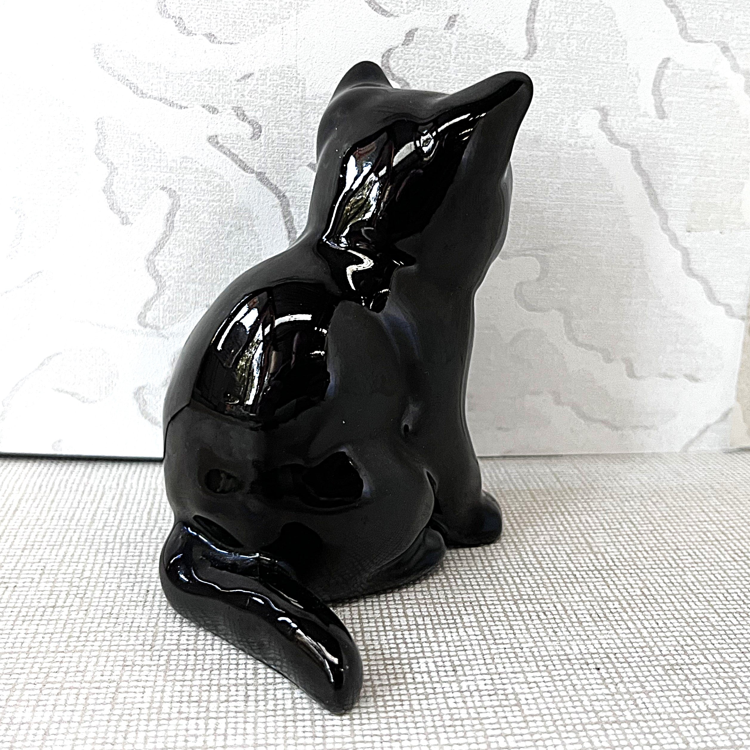 Animal Décor: W.R. Midwinter Cat Figurine