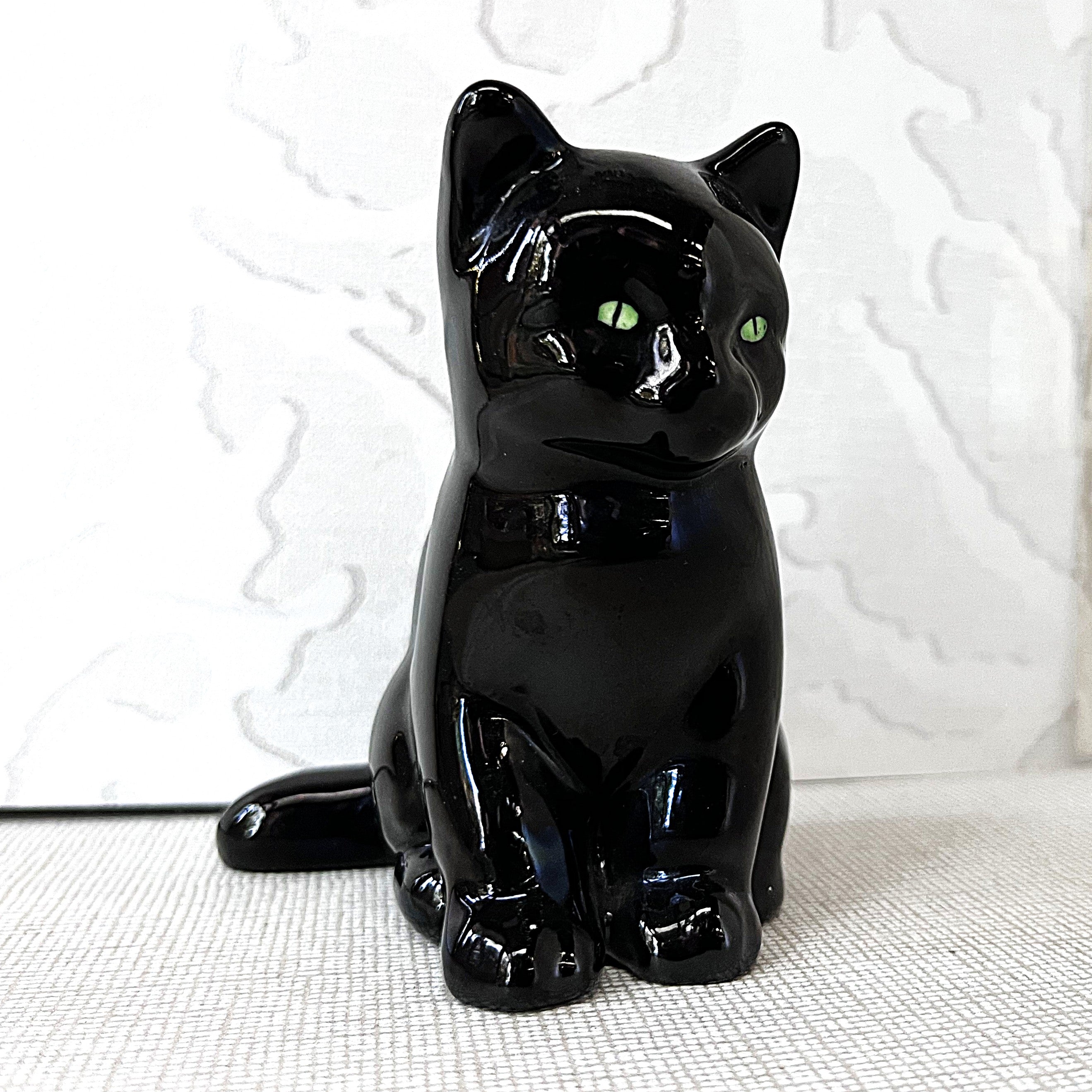 Animal Décor: W.R. Midwinter Cat Figurine