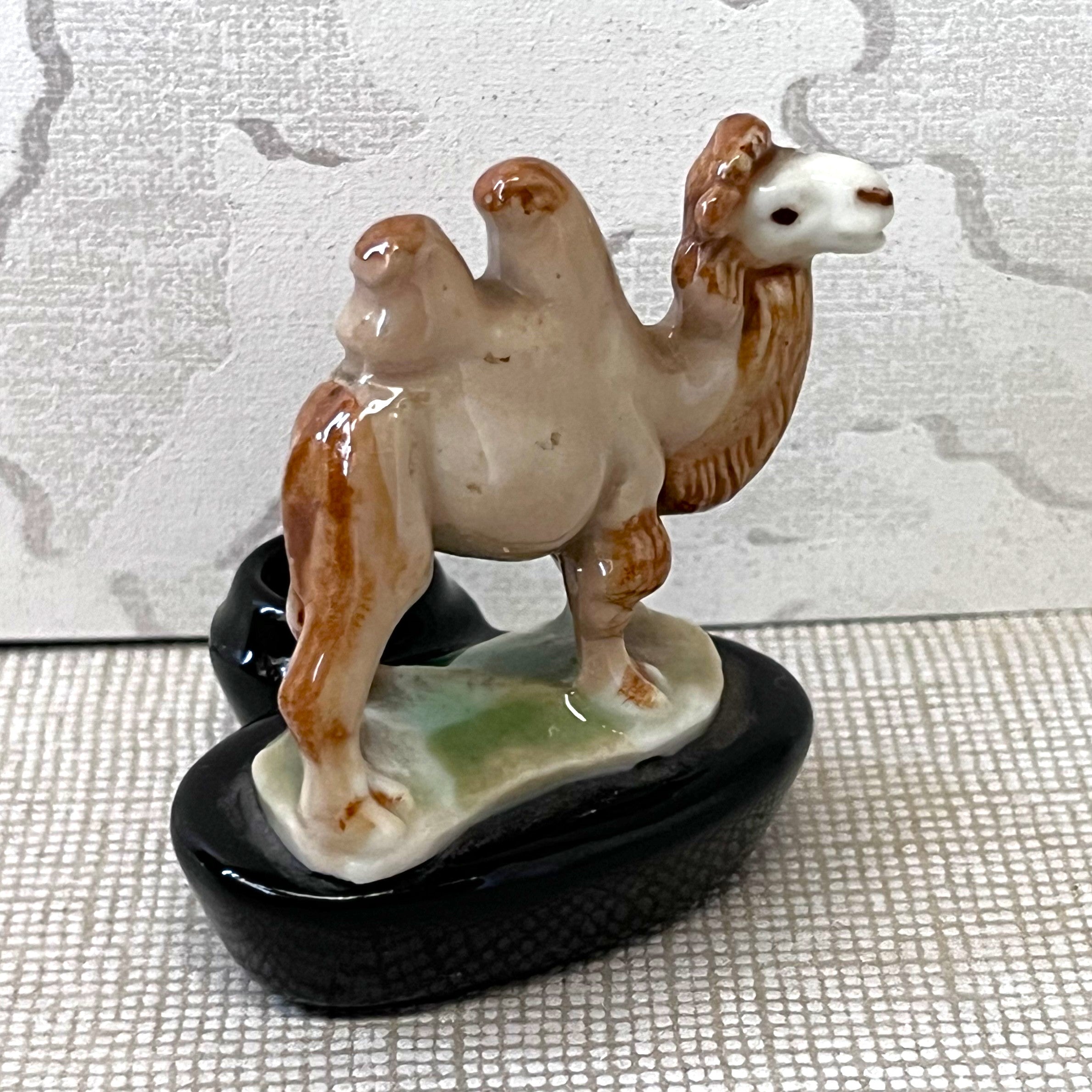 Animal Décor: Wade Porcelain Bactrian Camel Miniature