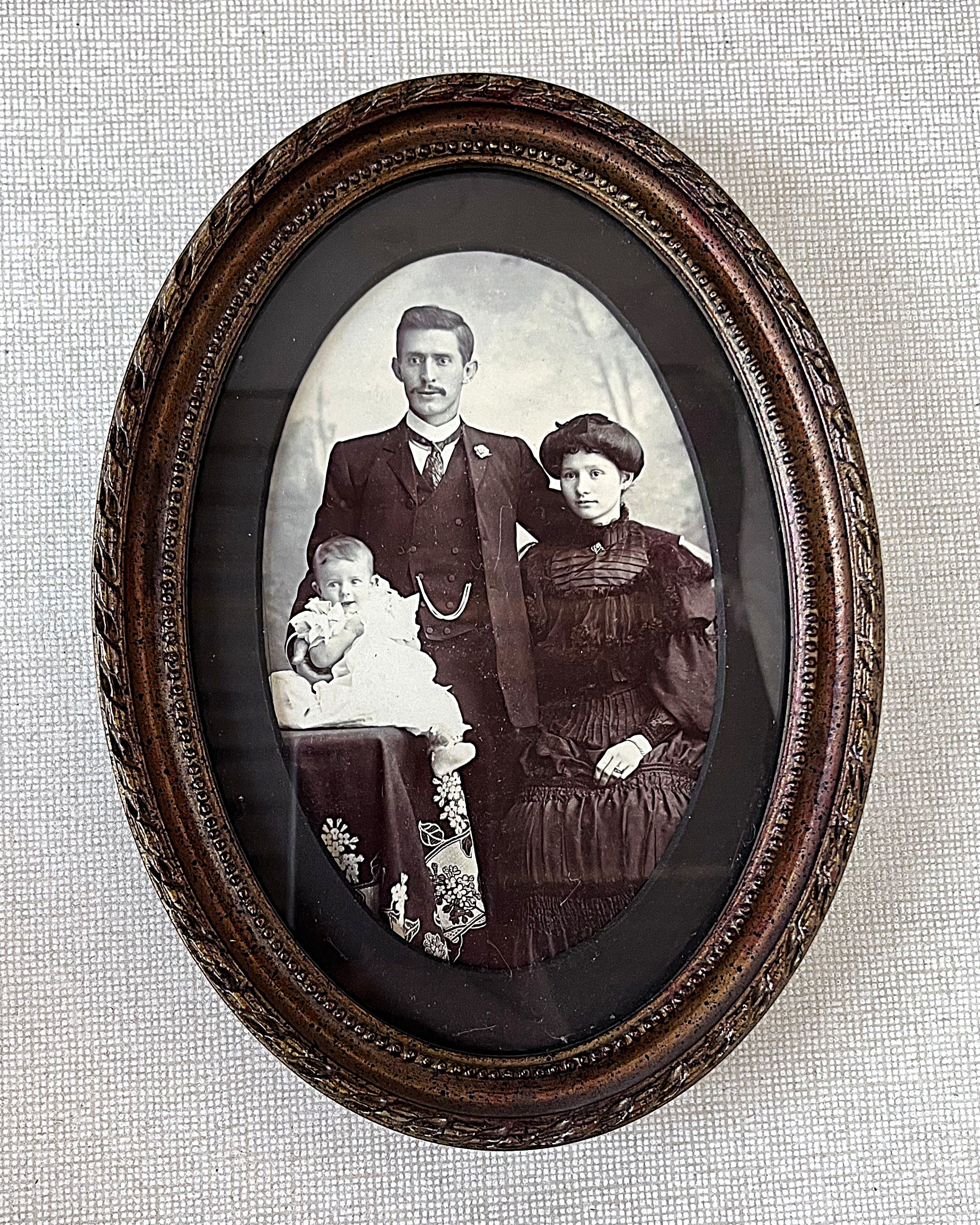 Bookshelf Art: Edwardian Style Oval Convex Glass Portrait Frame