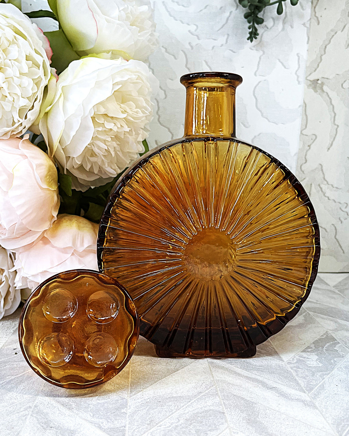 Decorative Art Glass: Empoli Amber Art Glass Sunburst Decanter