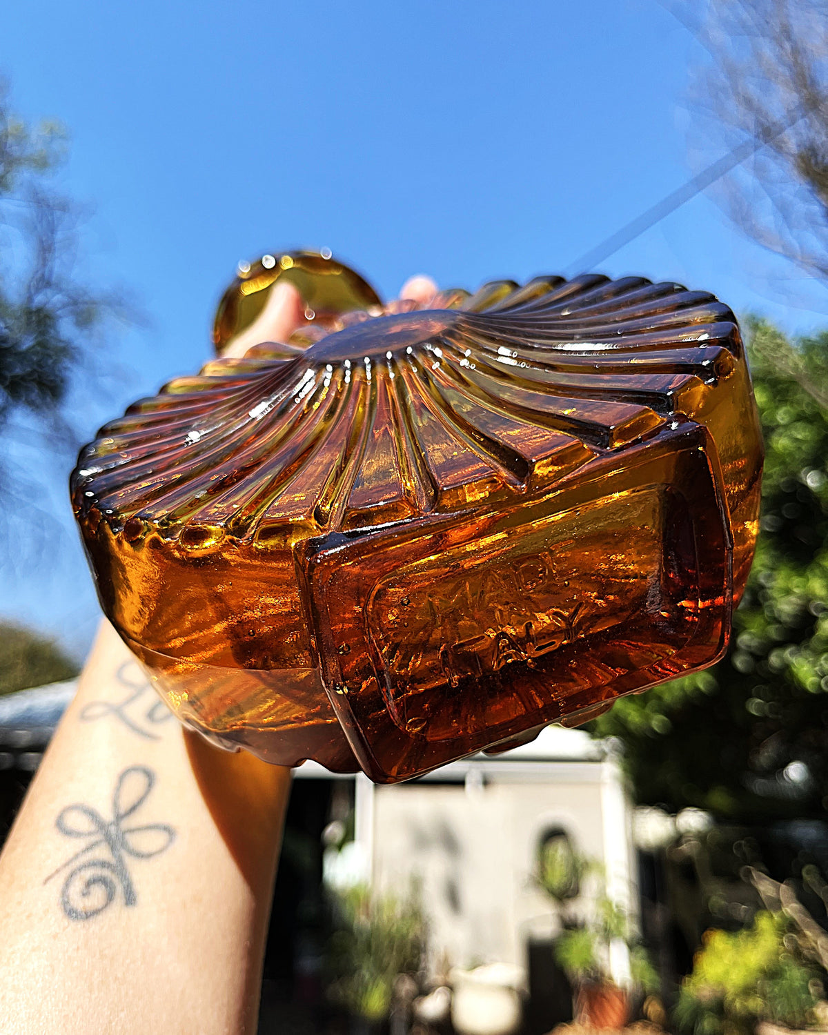 Decorative Art Glass: Empoli Amber Art Glass Sunburst Decanter