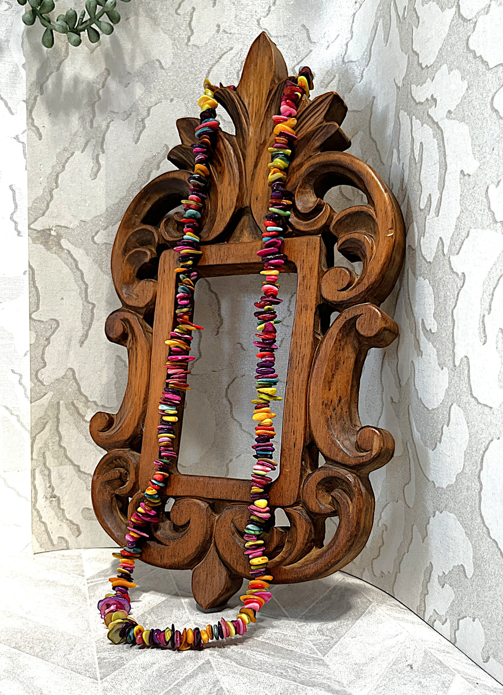 Jewellery: Balinese Multi-Colour Crystalline Mother-of-Pearl Opera Strand