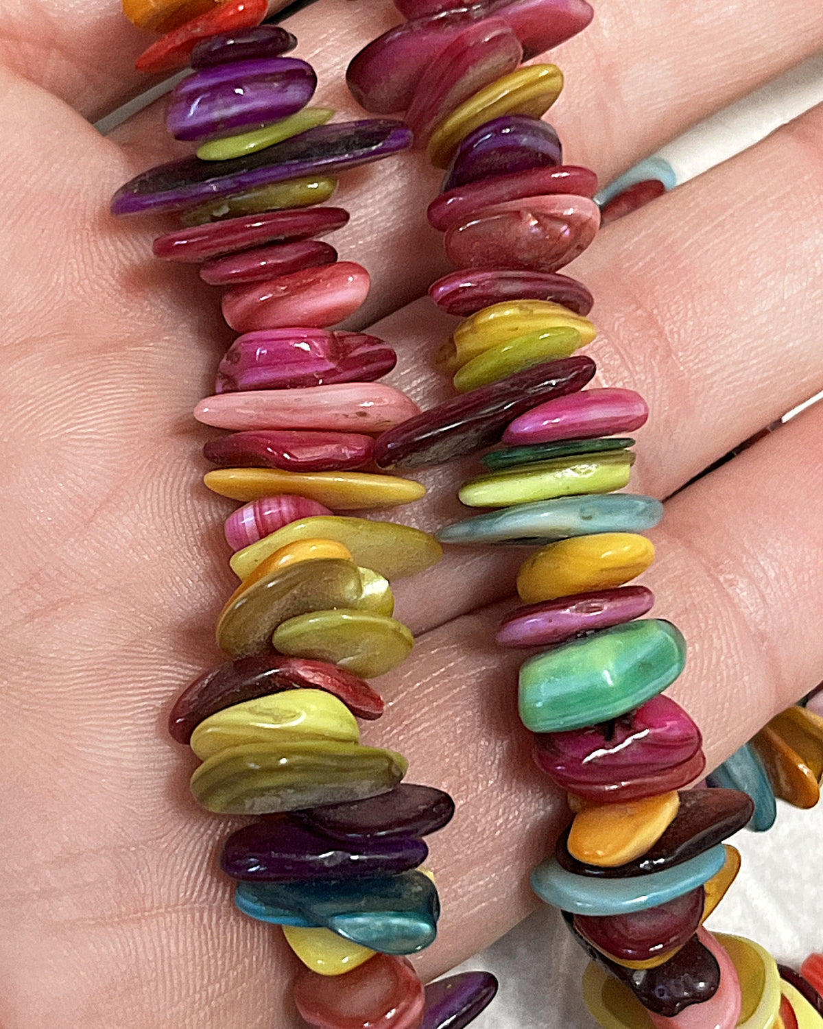 Jewellery: Balinese Multi-Colour Crystalline Mother-of-Pearl Opera Strand