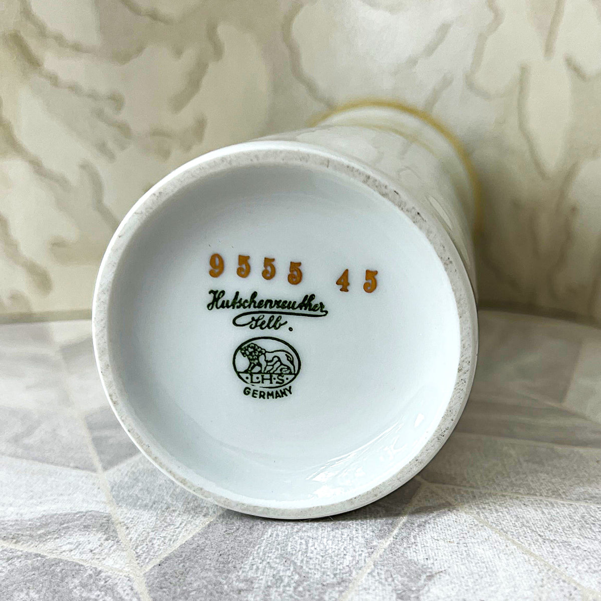 Vases: Hutschenreuther Selb Germany Gold Leaf Cylinder Vase