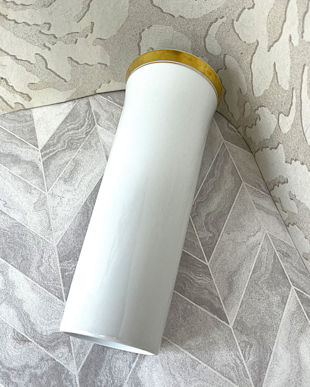 Vases: Hutschenreuther Selb Germany Gold Leaf Cylinder Vase