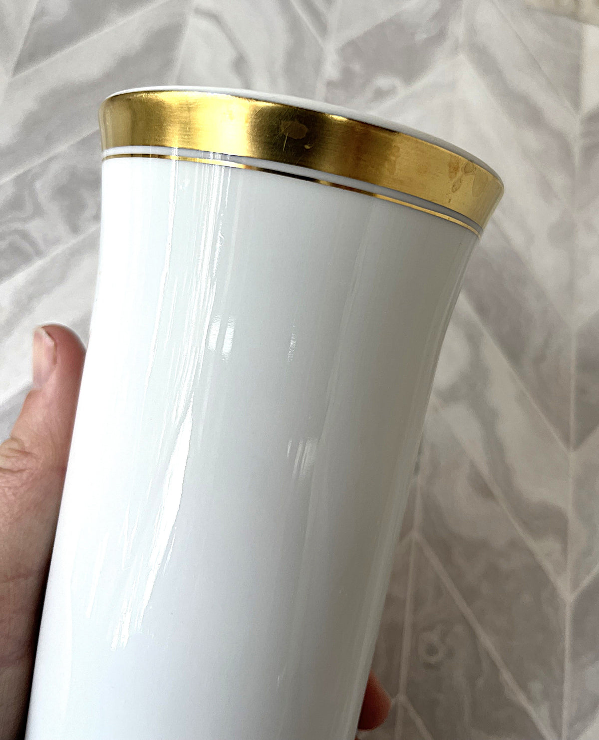 Vases: Hutschenreuther Selb Germany Gold Leaf Cylinder Vase