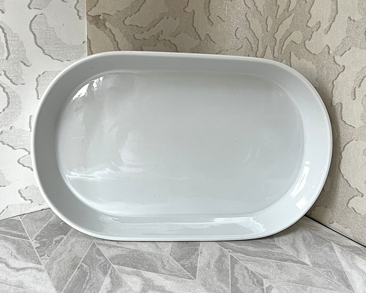 Baking Dish: Contemporary c&d Oval Lasagne Baking Dish
