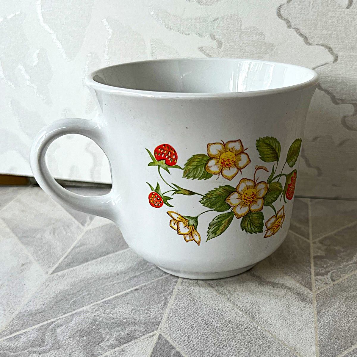Coffee Cups: Corning "Wildflower" Strawberry Cups, 10