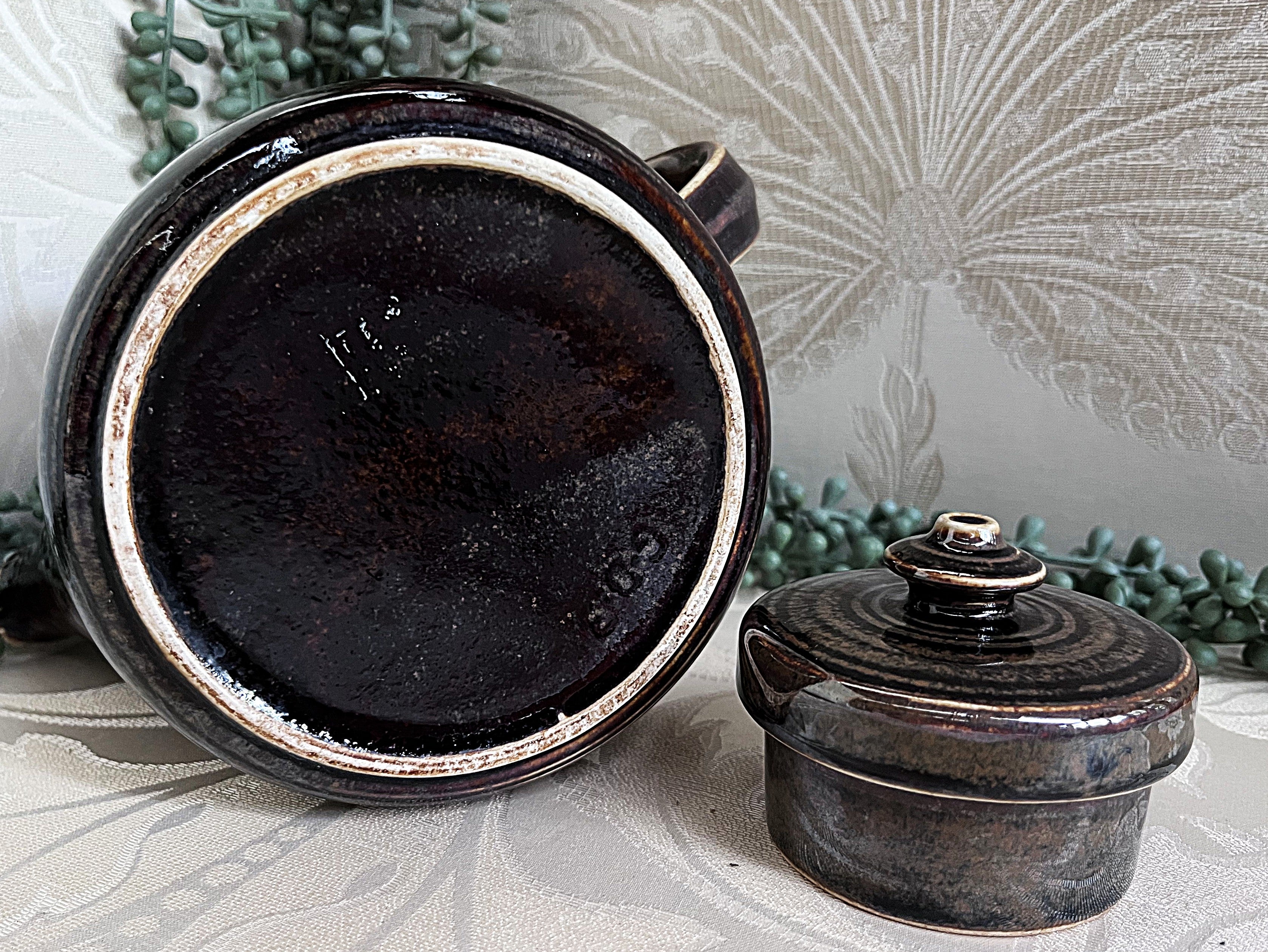 Tableware: Arabia Finland Mahonki Mahogany Brown Teapot by Göran Bäck & Ulla Procopé