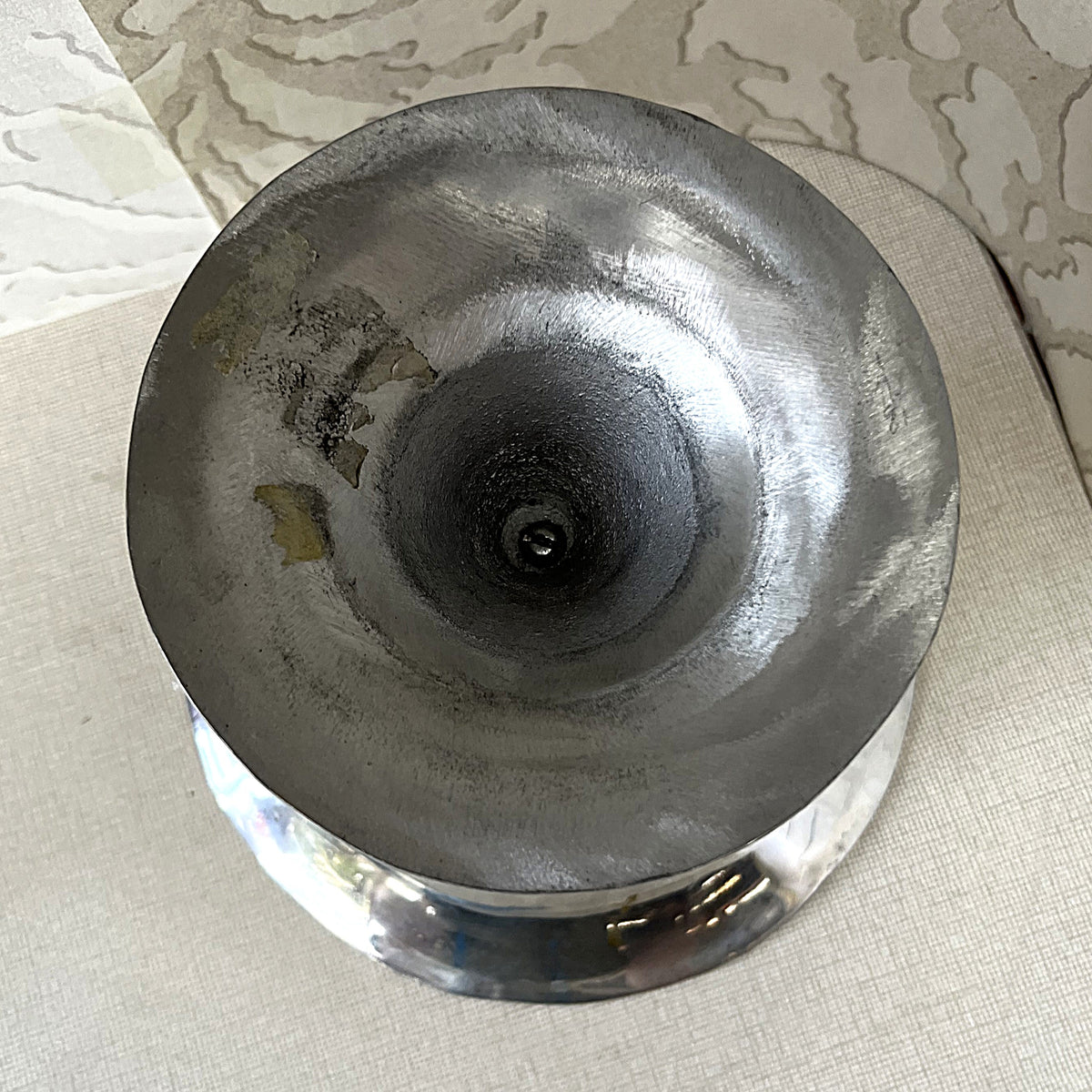 Aluminium Décor: Mid-Century Modern Fluted Cast Aluminium Pedestal Compote Bowl