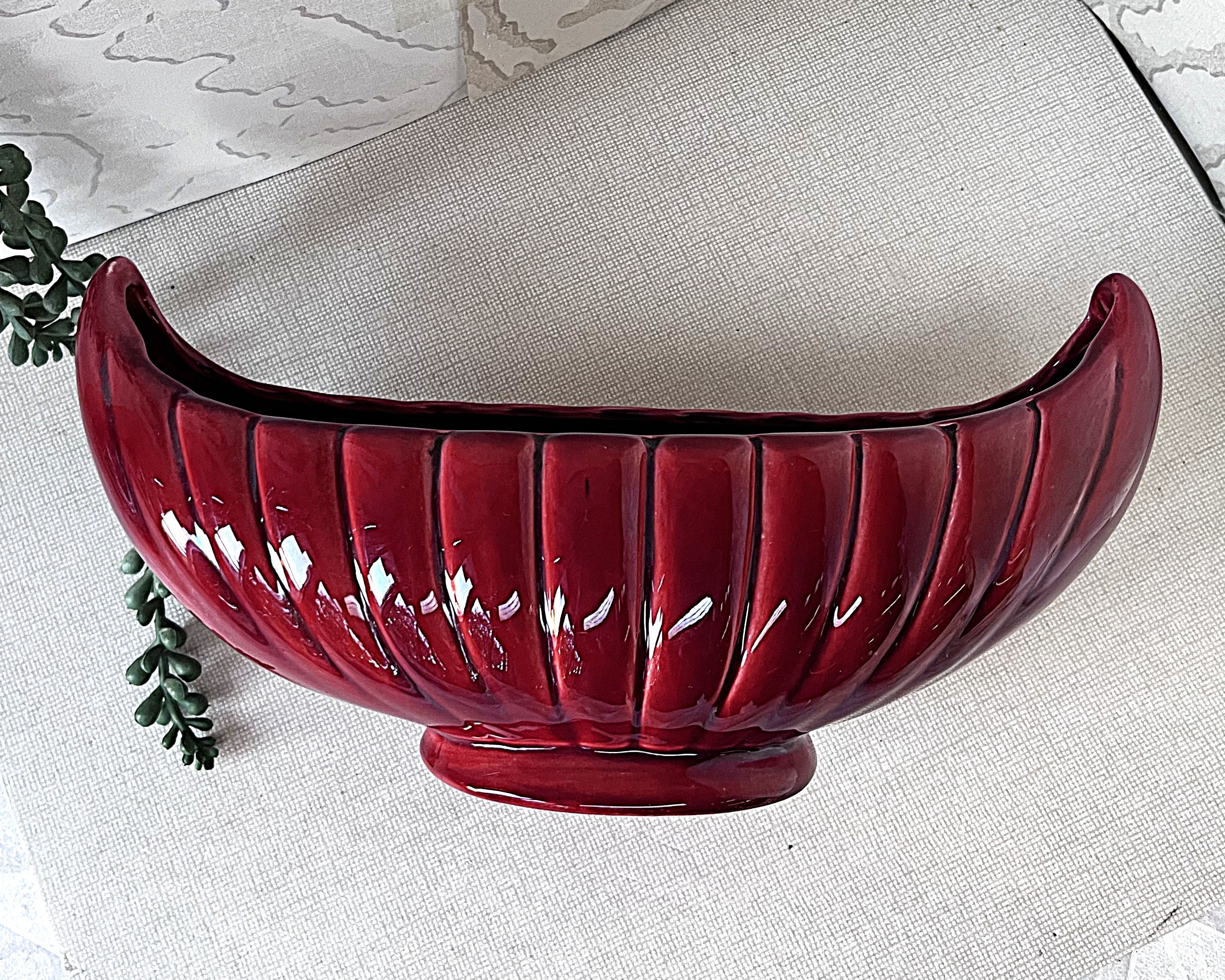 Drostdy Ware Potteries: Fluted Mantle Boat Vase