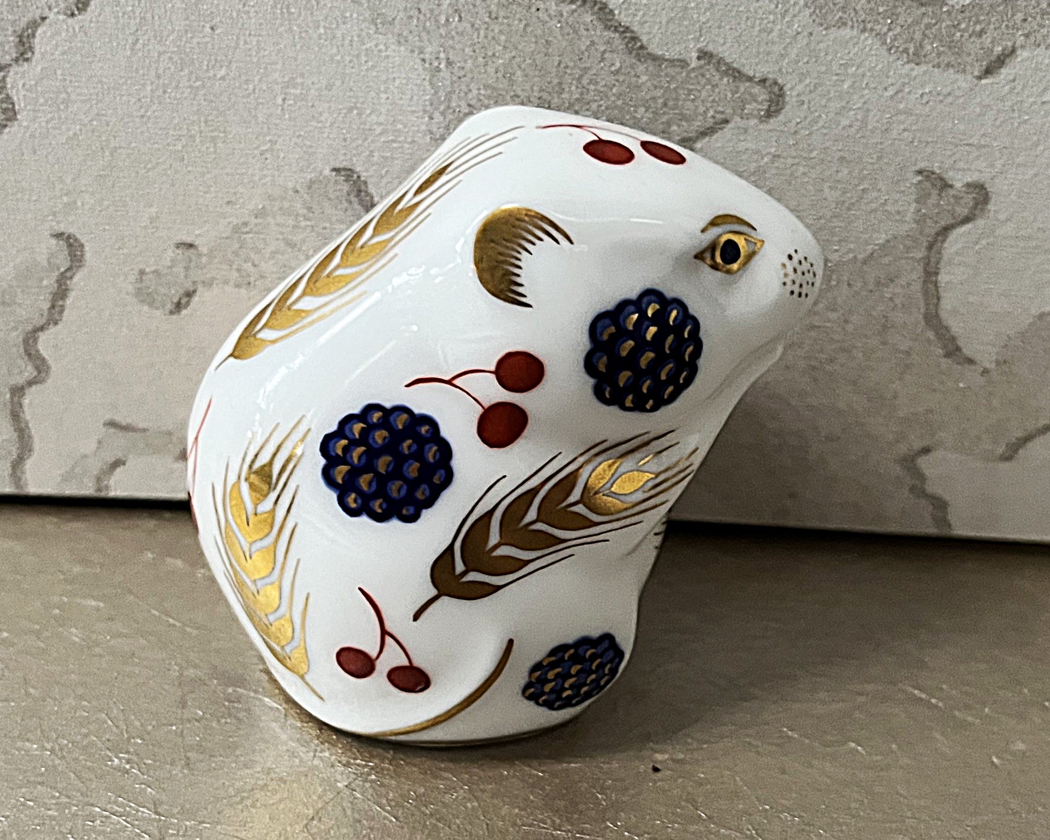 Figurines: Royal Crown Derby "Harvest Mouse"