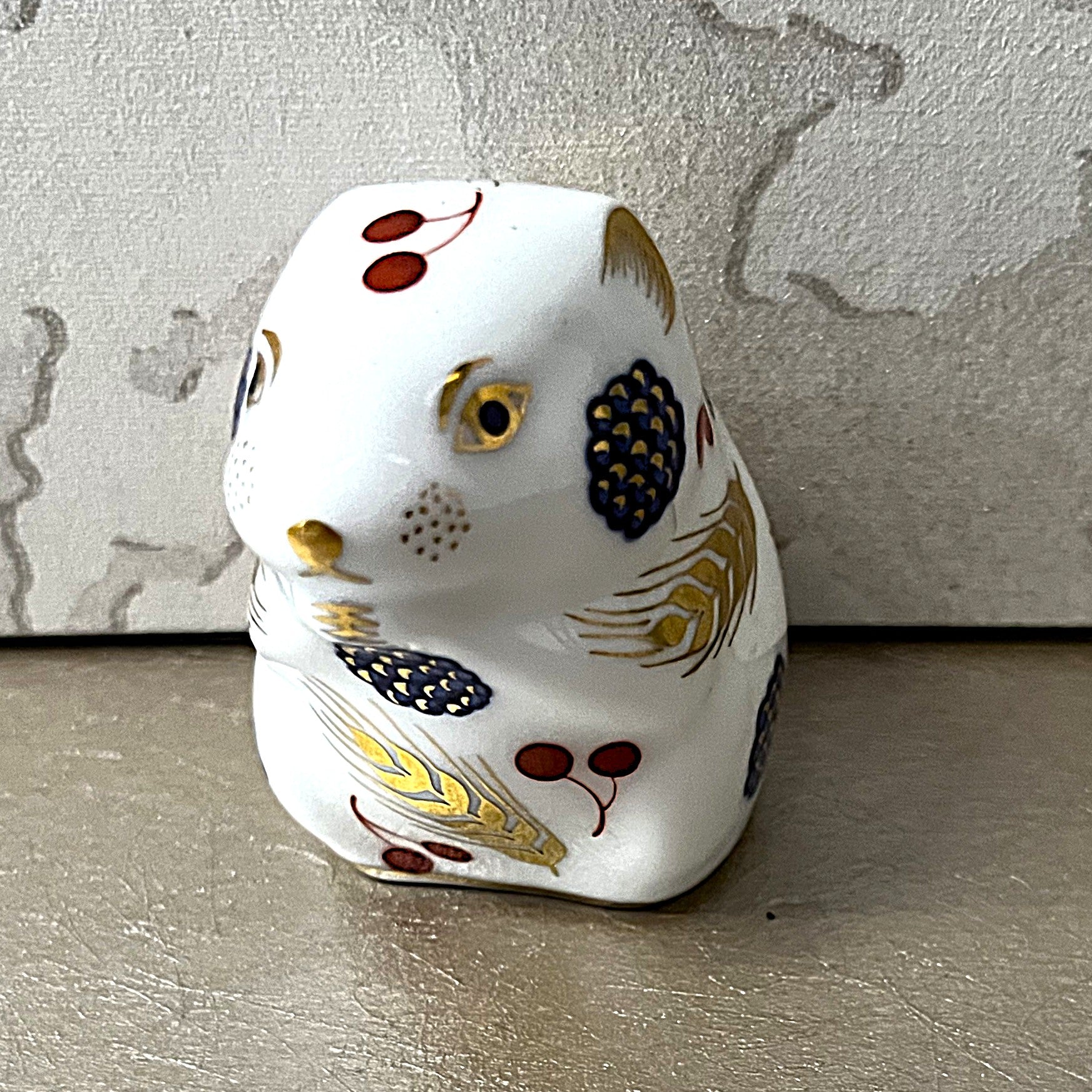 Figurines: Royal Crown Derby "Harvest Mouse"