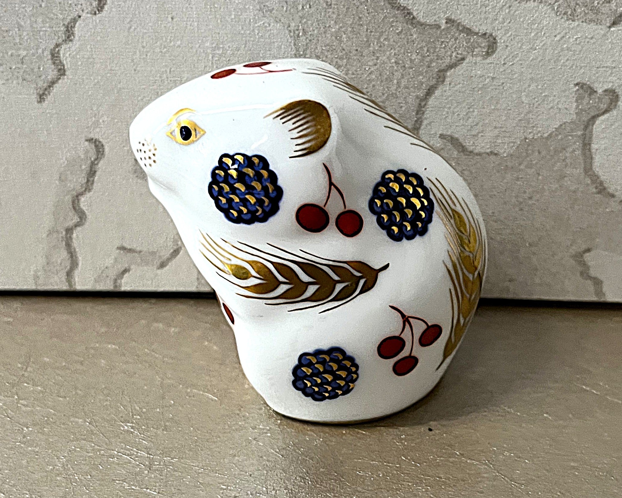 Figurines: Royal Crown Derby "Harvest Mouse"