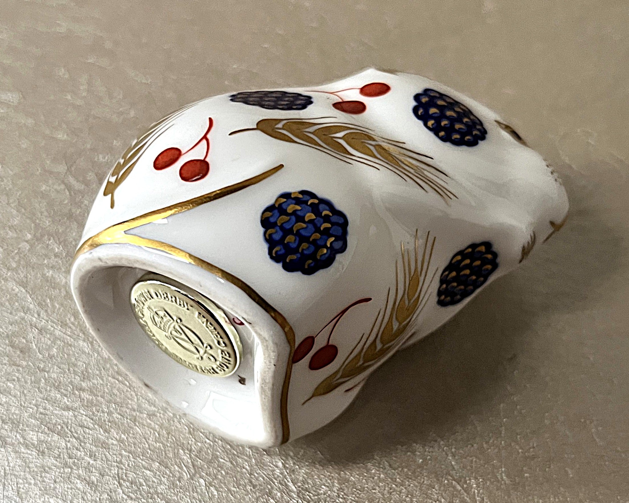 Figurines: Royal Crown Derby "Harvest Mouse"