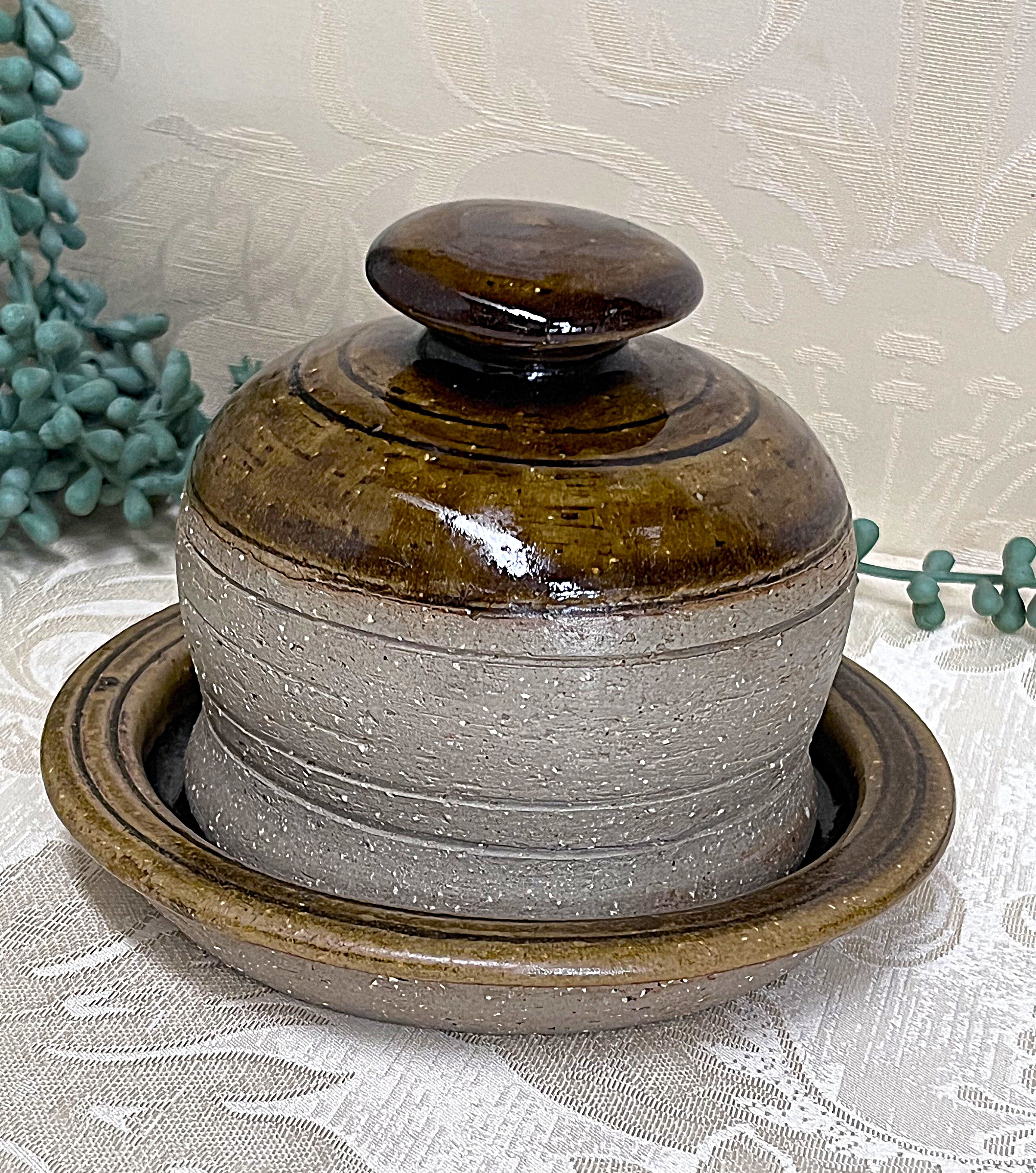 Studio Pottery: Two-Tone Studio Butter Bell Brown Beige