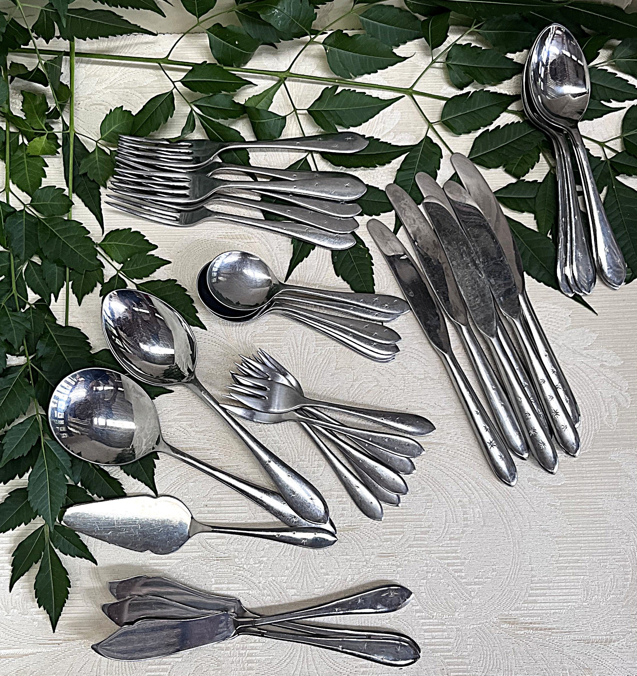Cutlery Boxed: Viners of Sheffield Canteen, 37