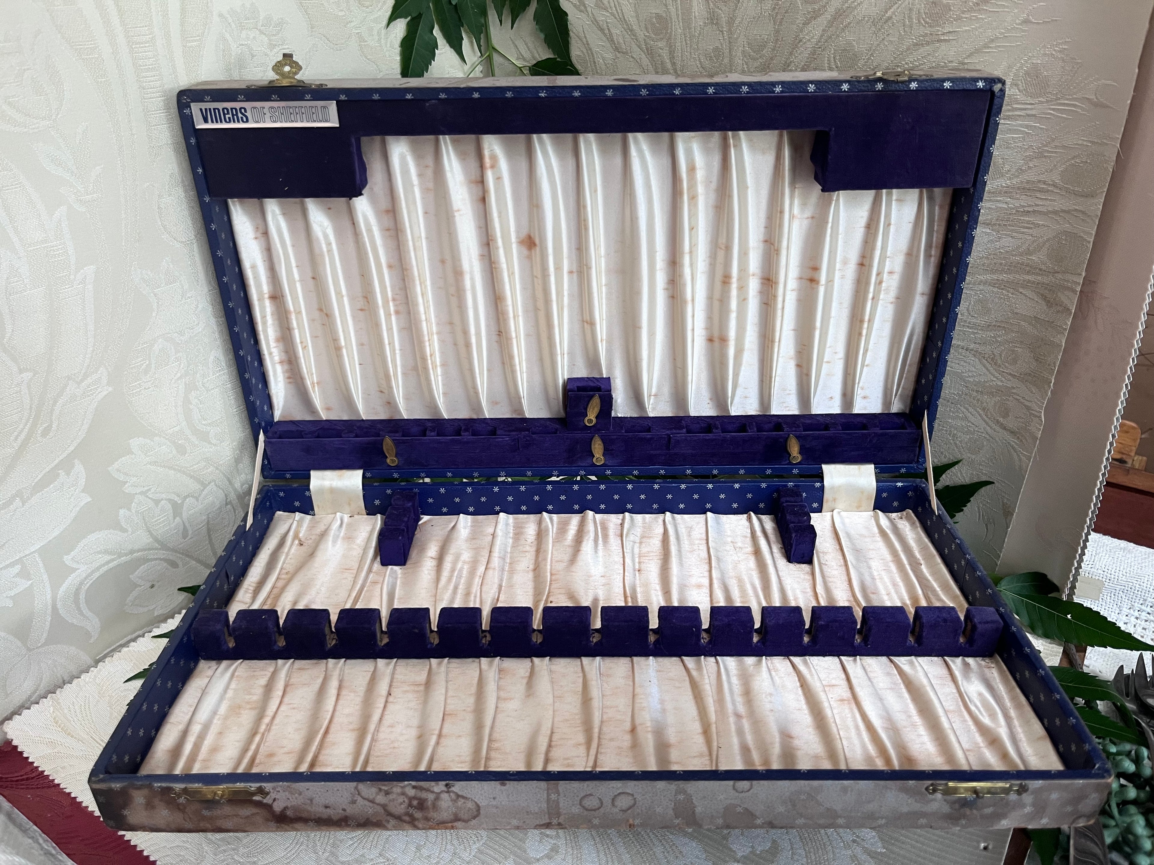 Cutlery Boxed: Viners of Sheffield Canteen, 37